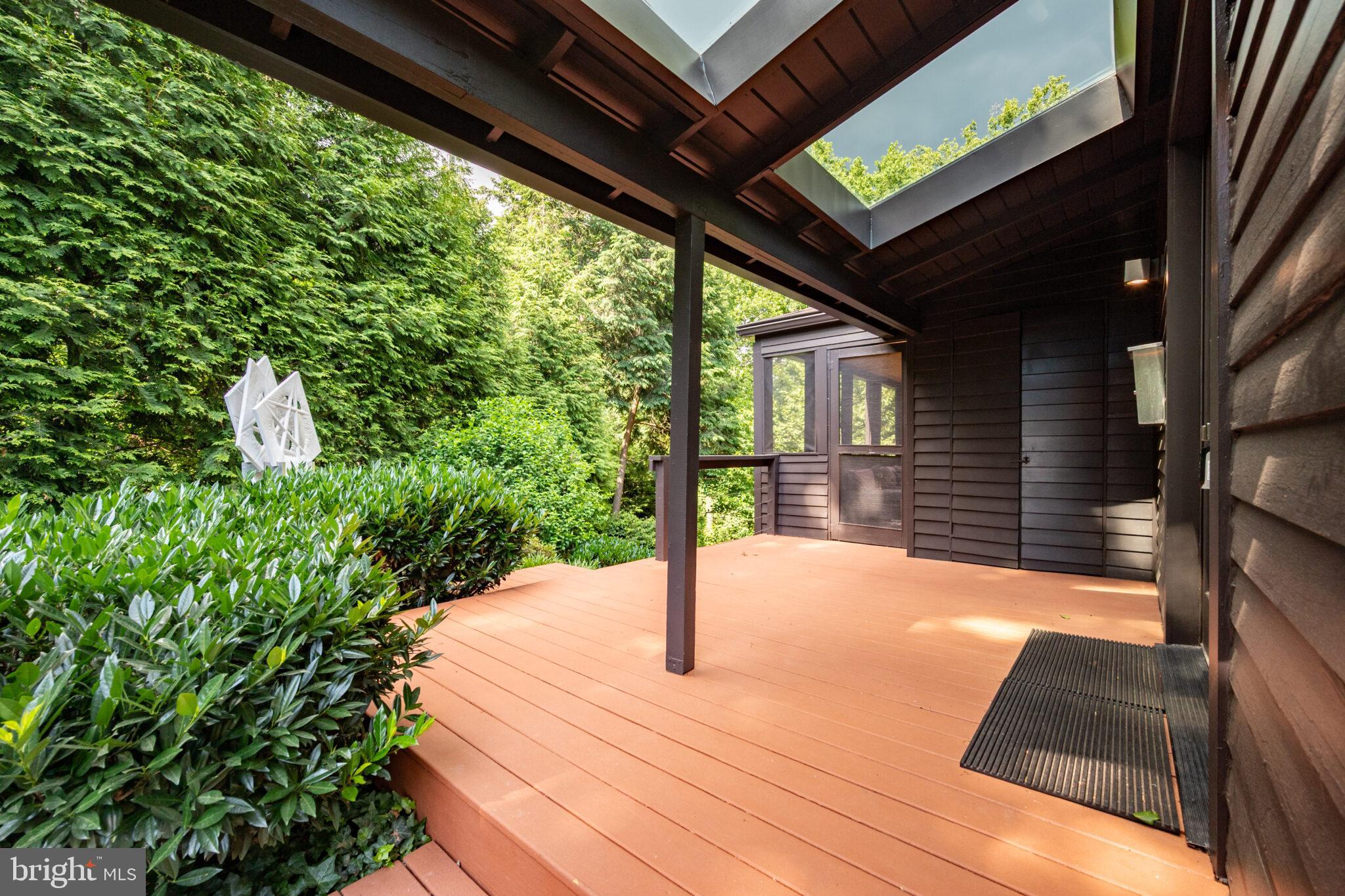 HOLLIN HILLS - Residential