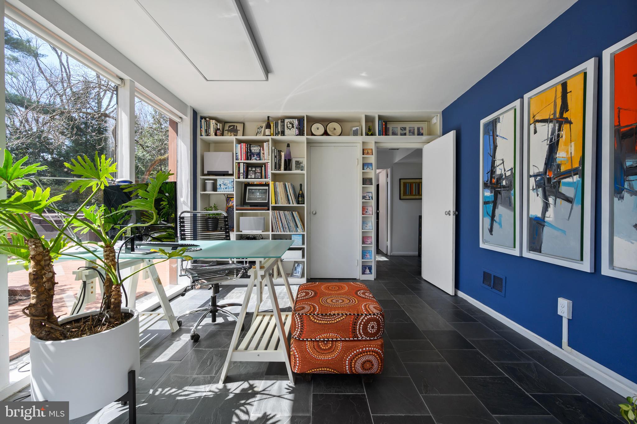 HOLLIN HILLS - Residential