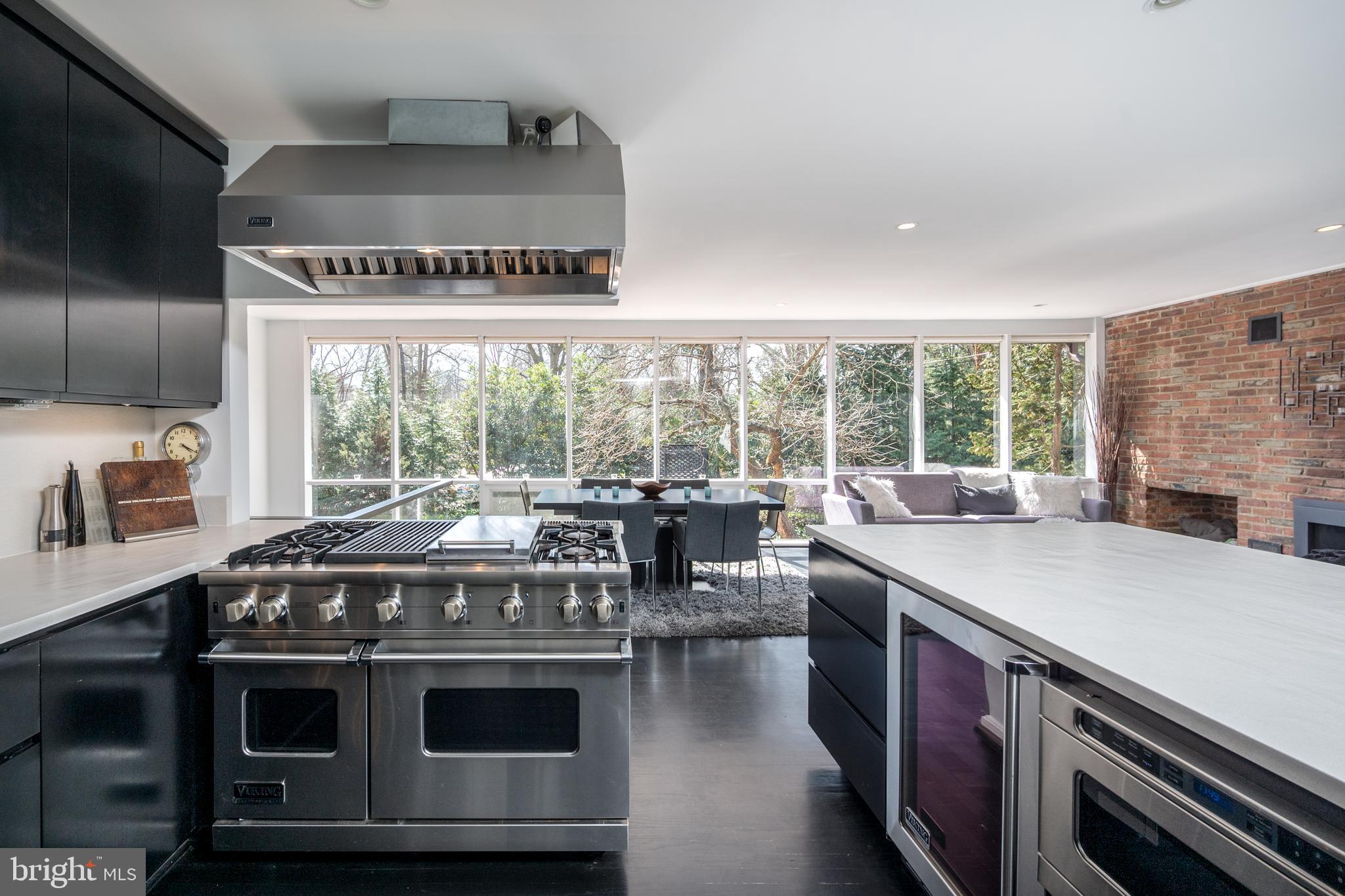 HOLLIN HILLS - Residential