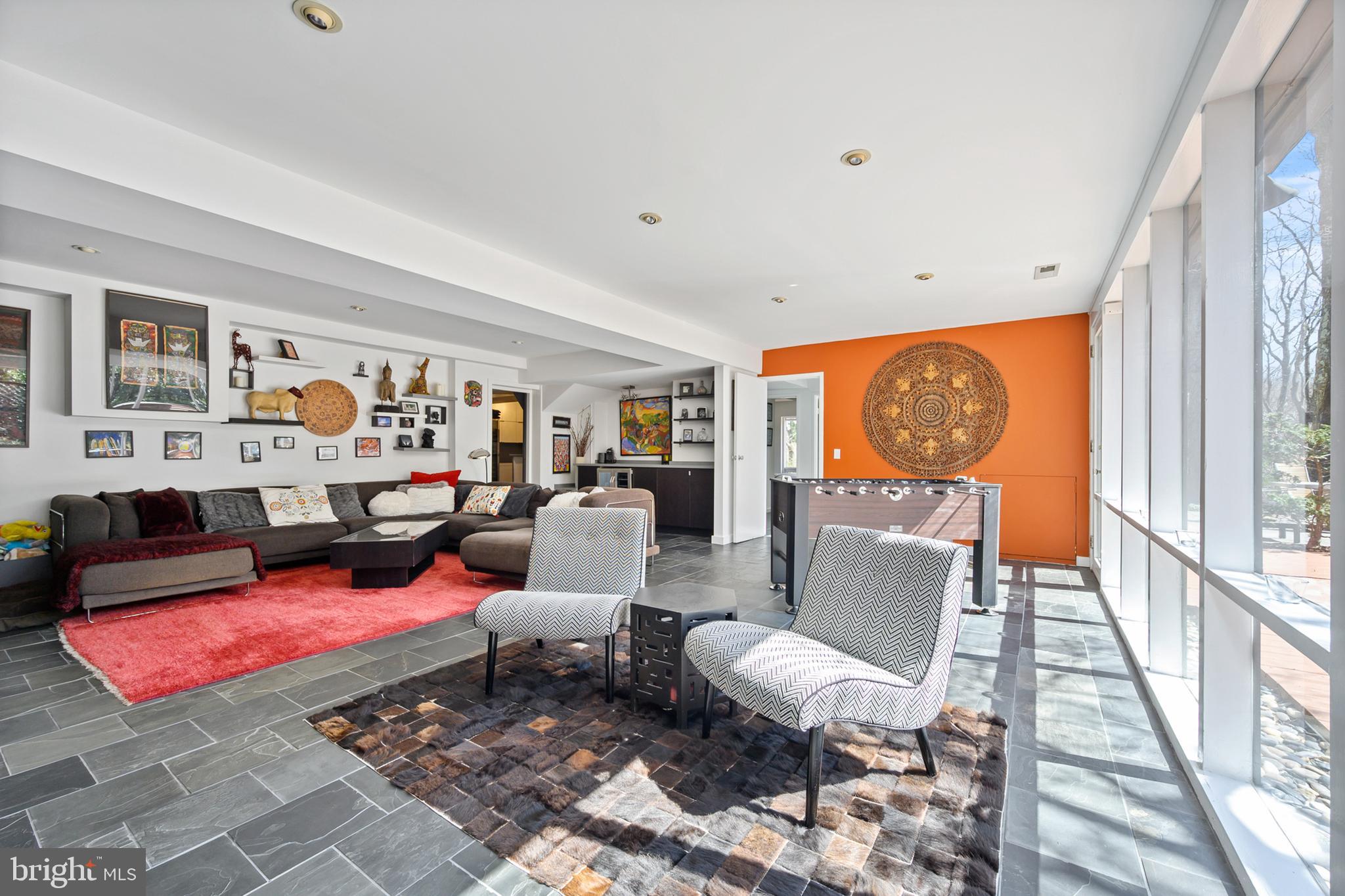 HOLLIN HILLS - Residential