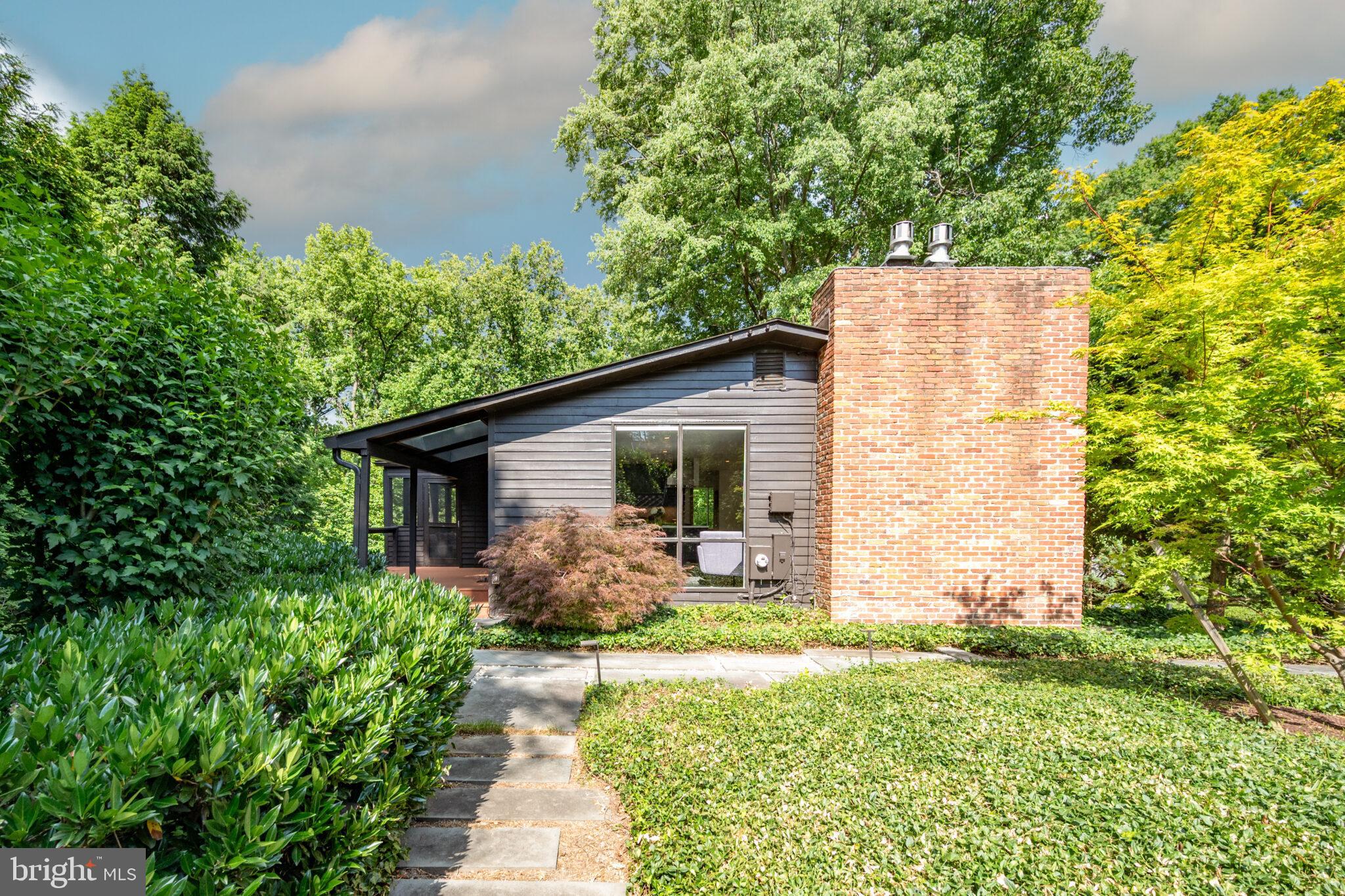 HOLLIN HILLS - Residential