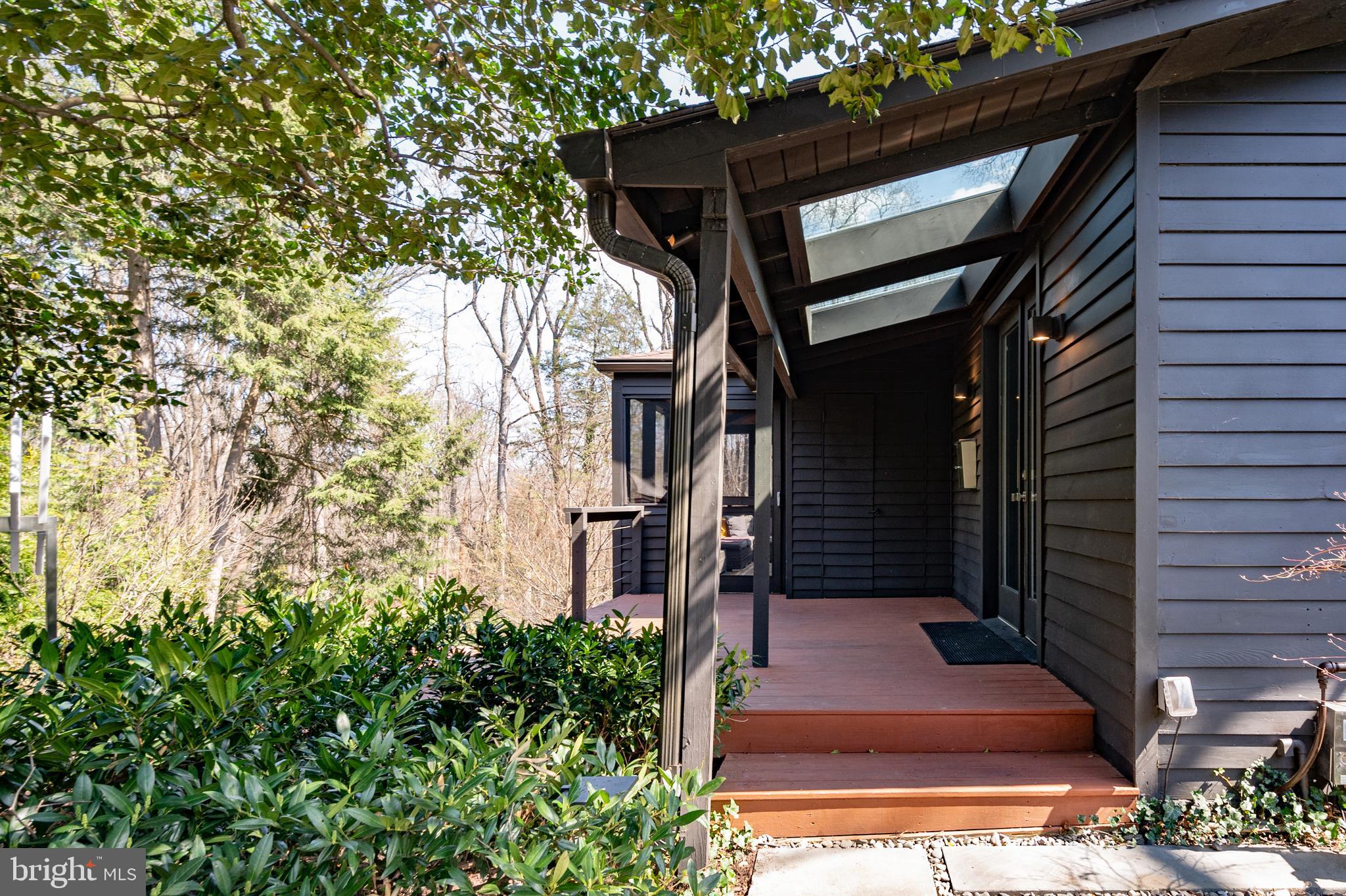 HOLLIN HILLS - Residential
