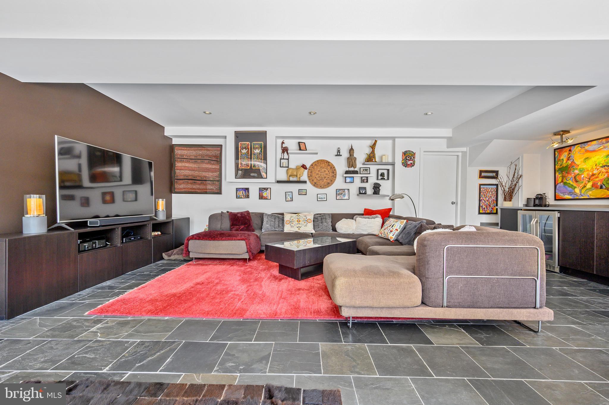 HOLLIN HILLS - Residential