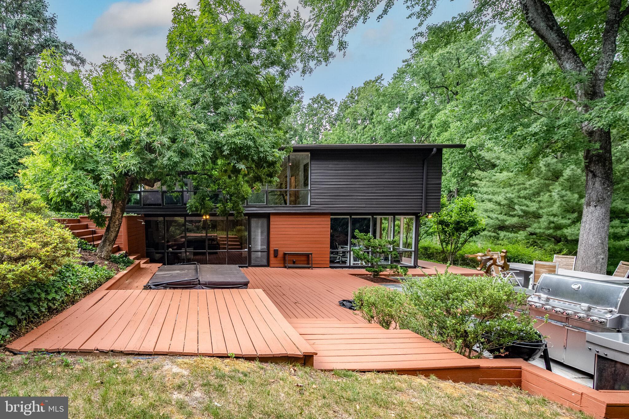 HOLLIN HILLS - Residential