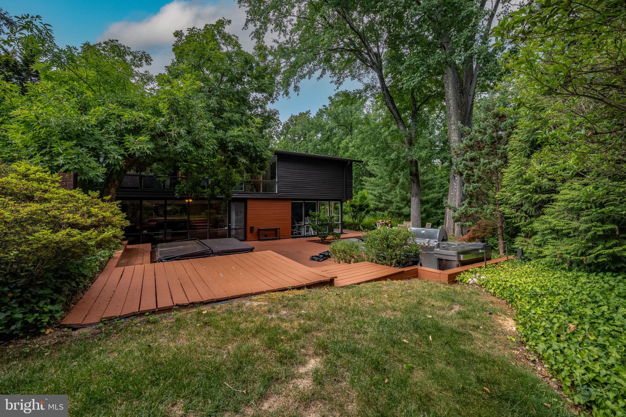 HOLLIN HILLS - Residential
