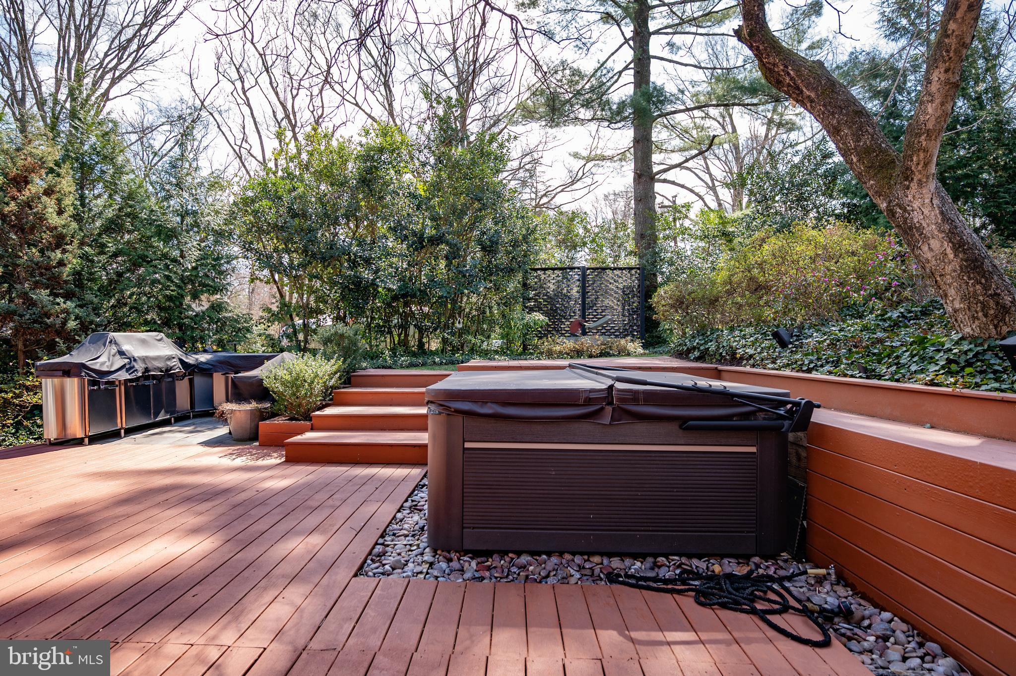 HOLLIN HILLS - Residential