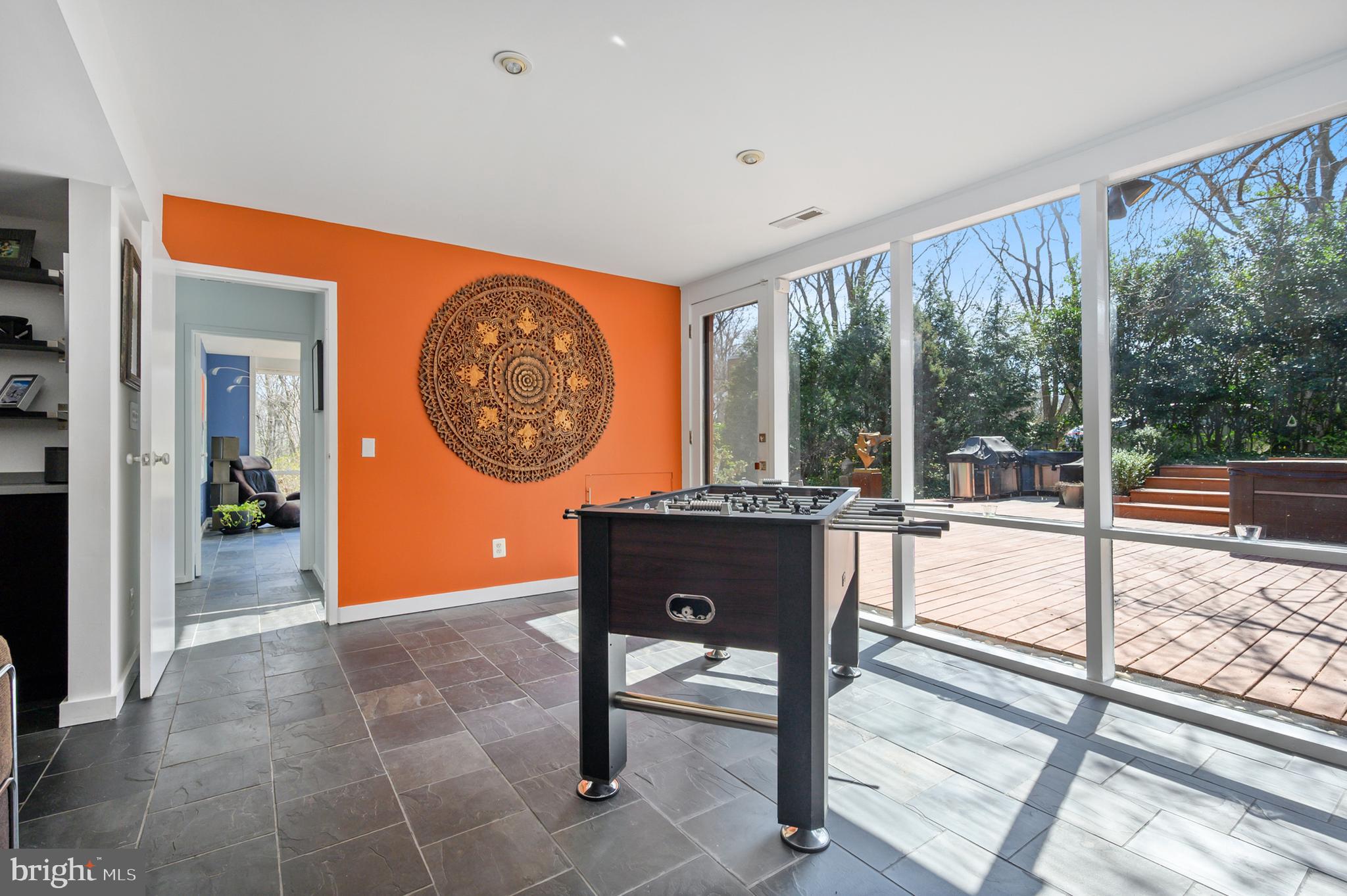 HOLLIN HILLS - Residential