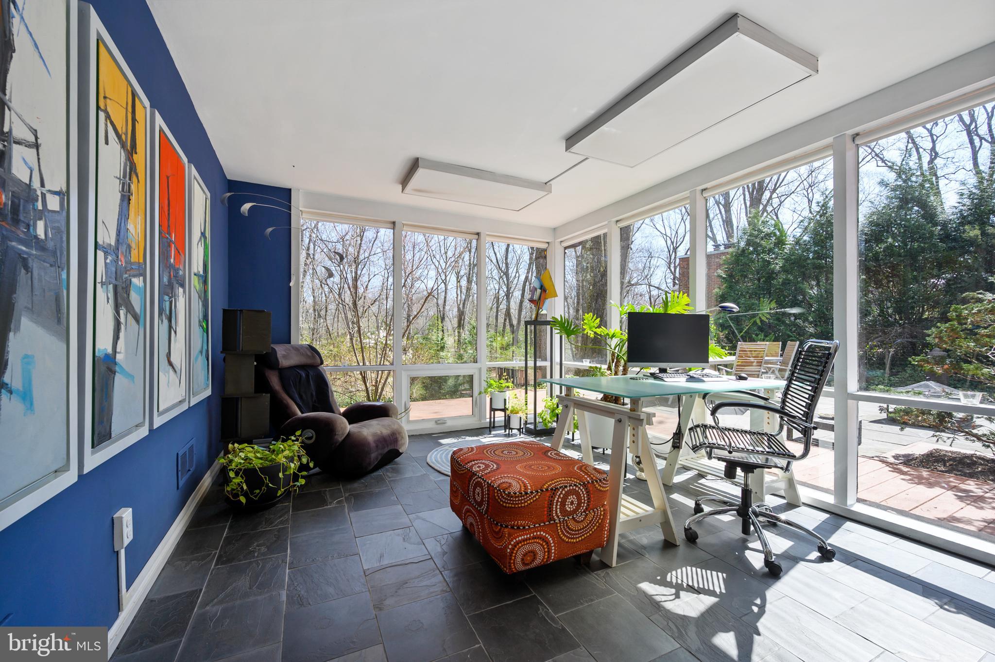 HOLLIN HILLS - Residential