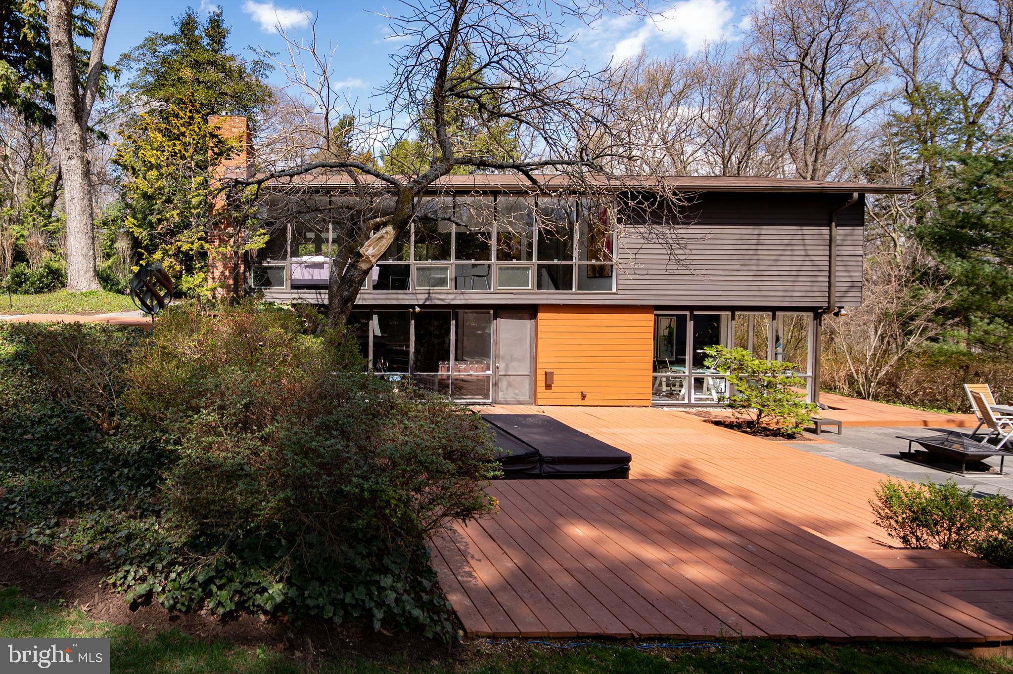 HOLLIN HILLS - Residential