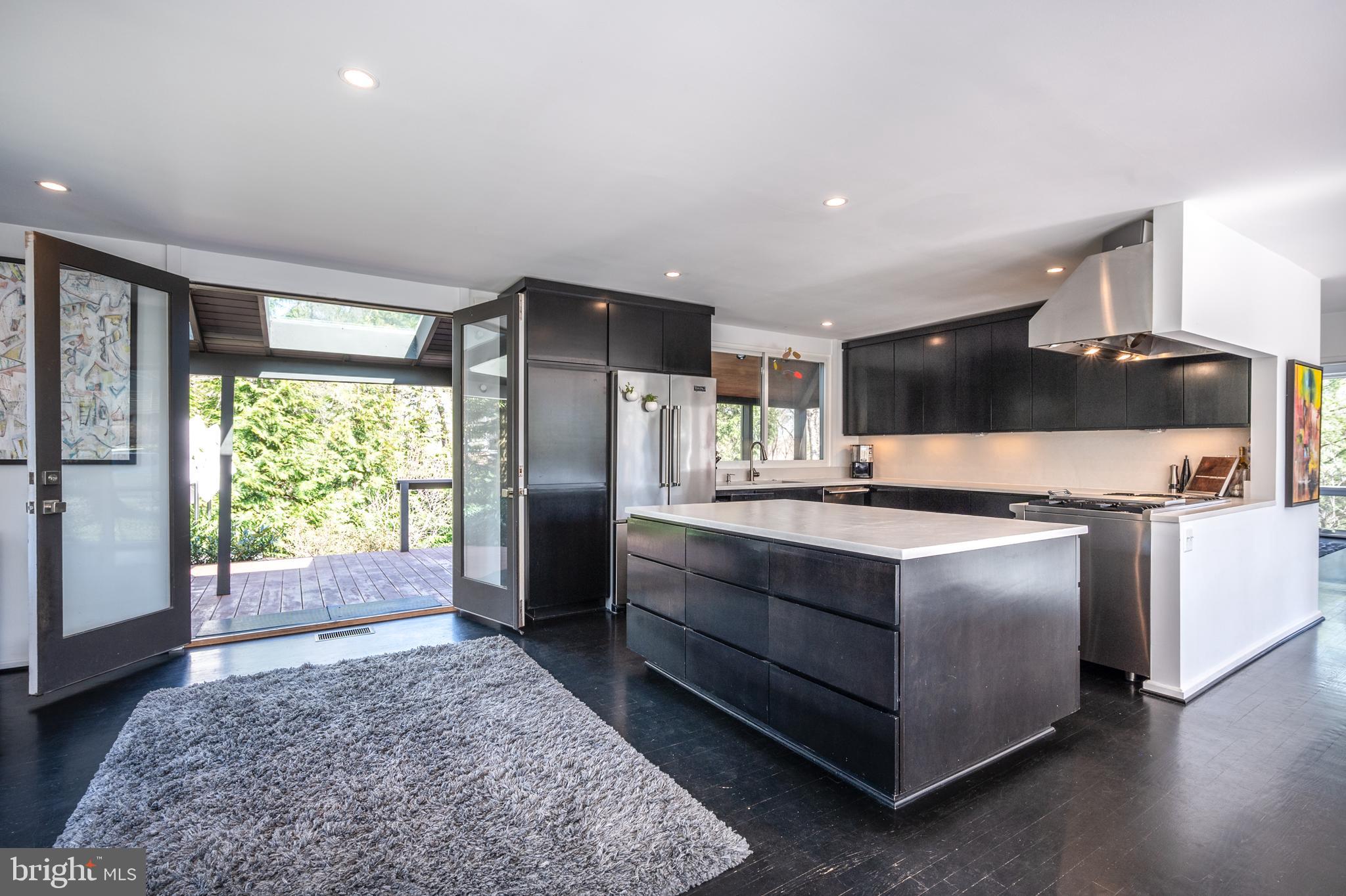 HOLLIN HILLS - Residential
