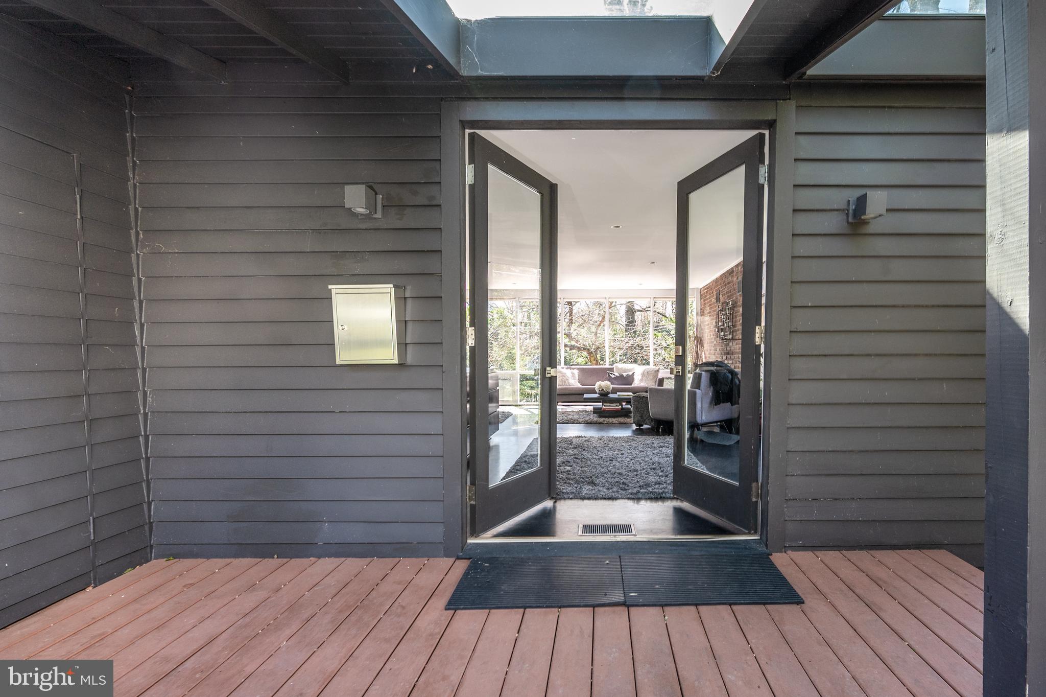 HOLLIN HILLS - Residential