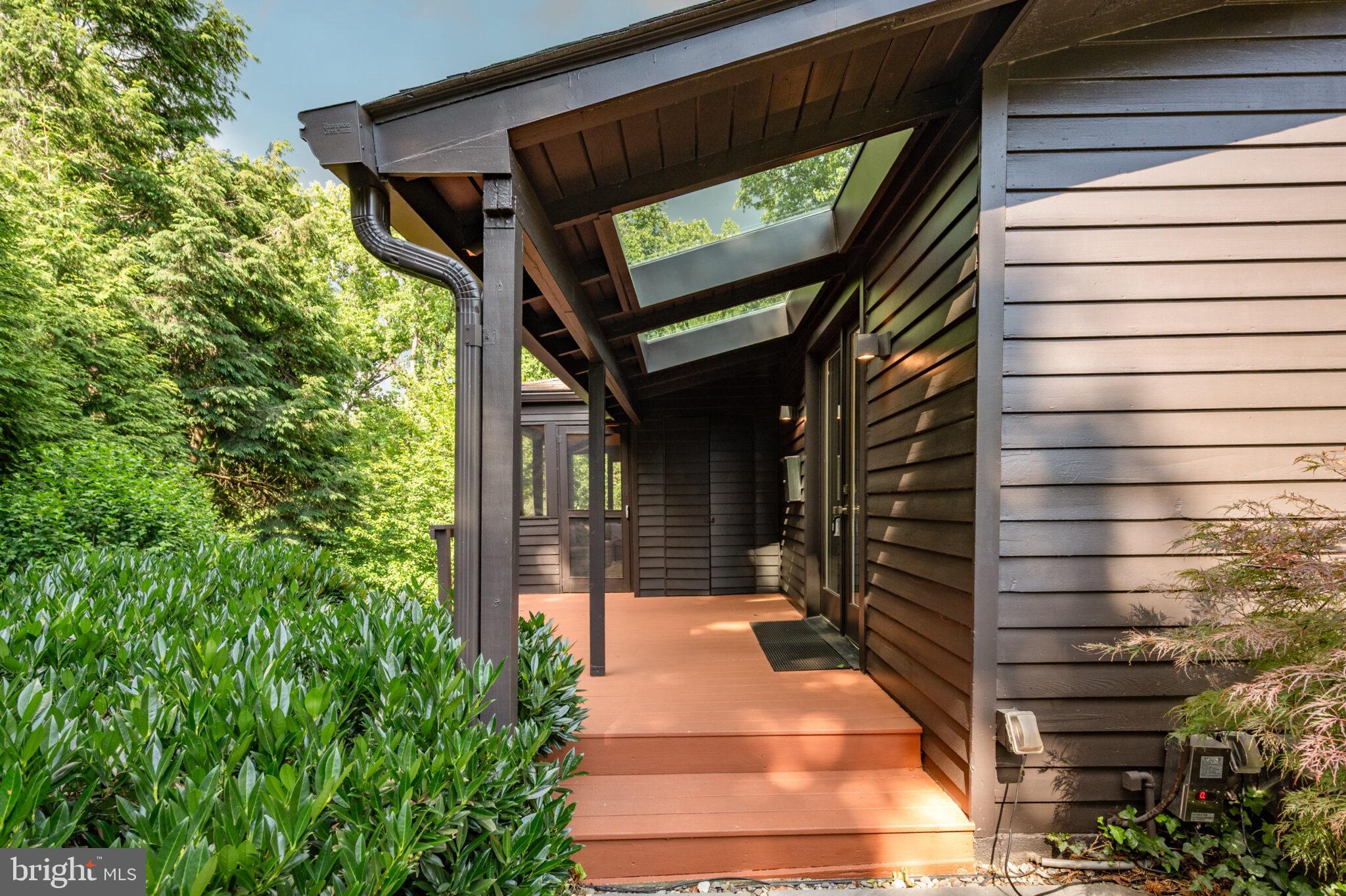 HOLLIN HILLS - Residential