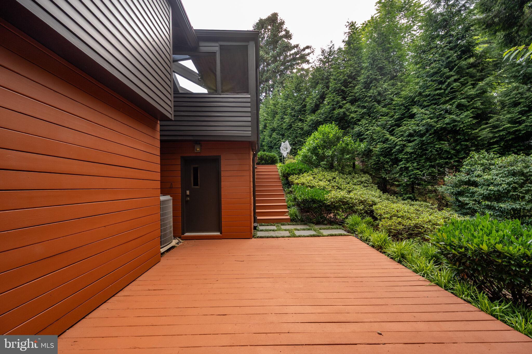 HOLLIN HILLS - Residential