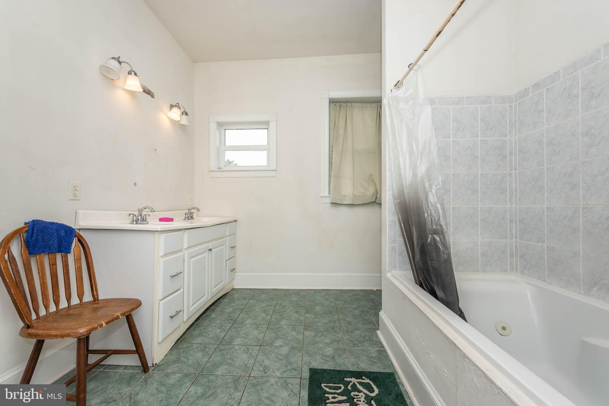 STATION NORTH ARTS DISTRICT - Residential Lease