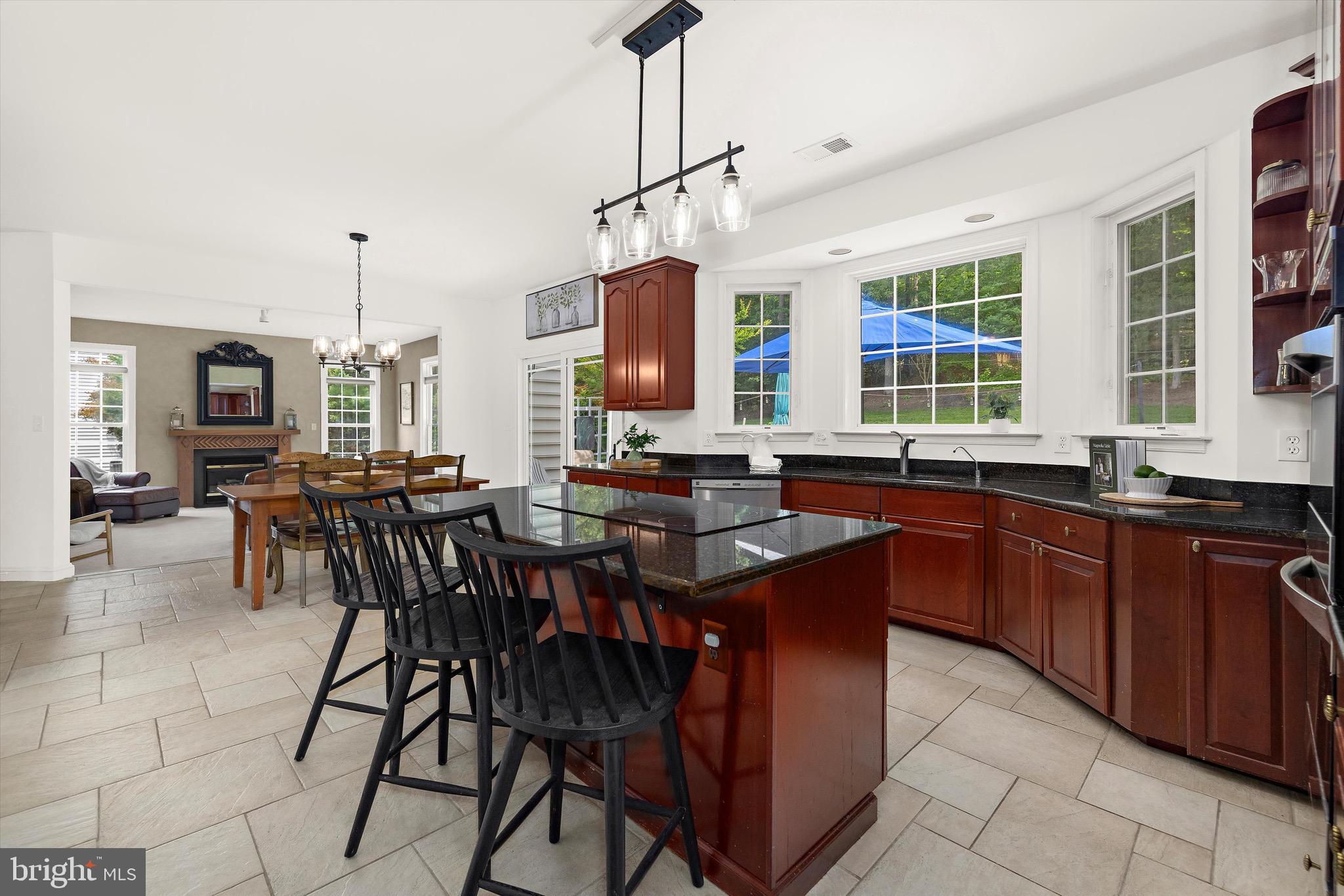 MAPLE CREEK - Residential