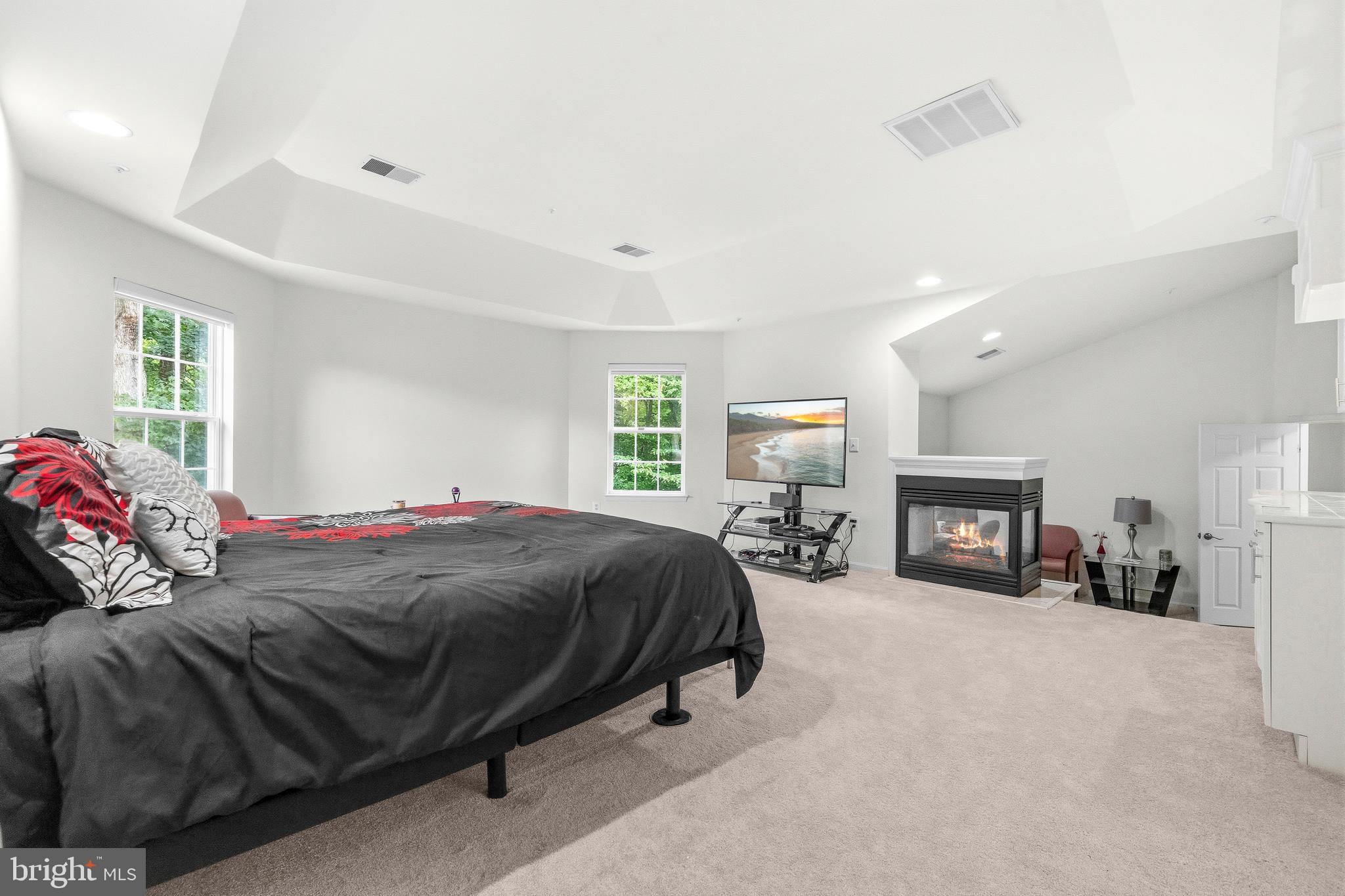 FARMINGTON WOODS - Residential