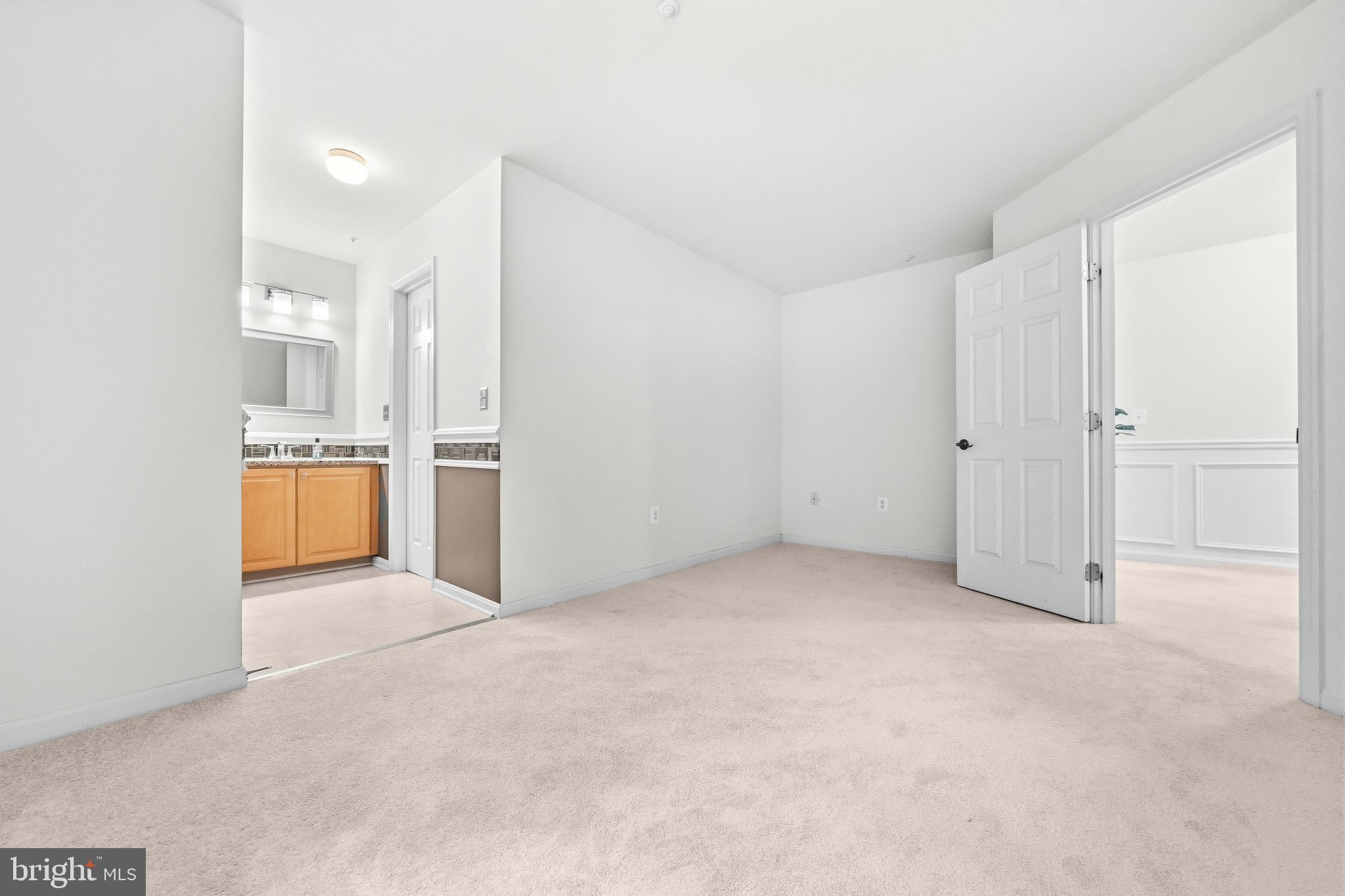 FARMINGTON WOODS - Residential