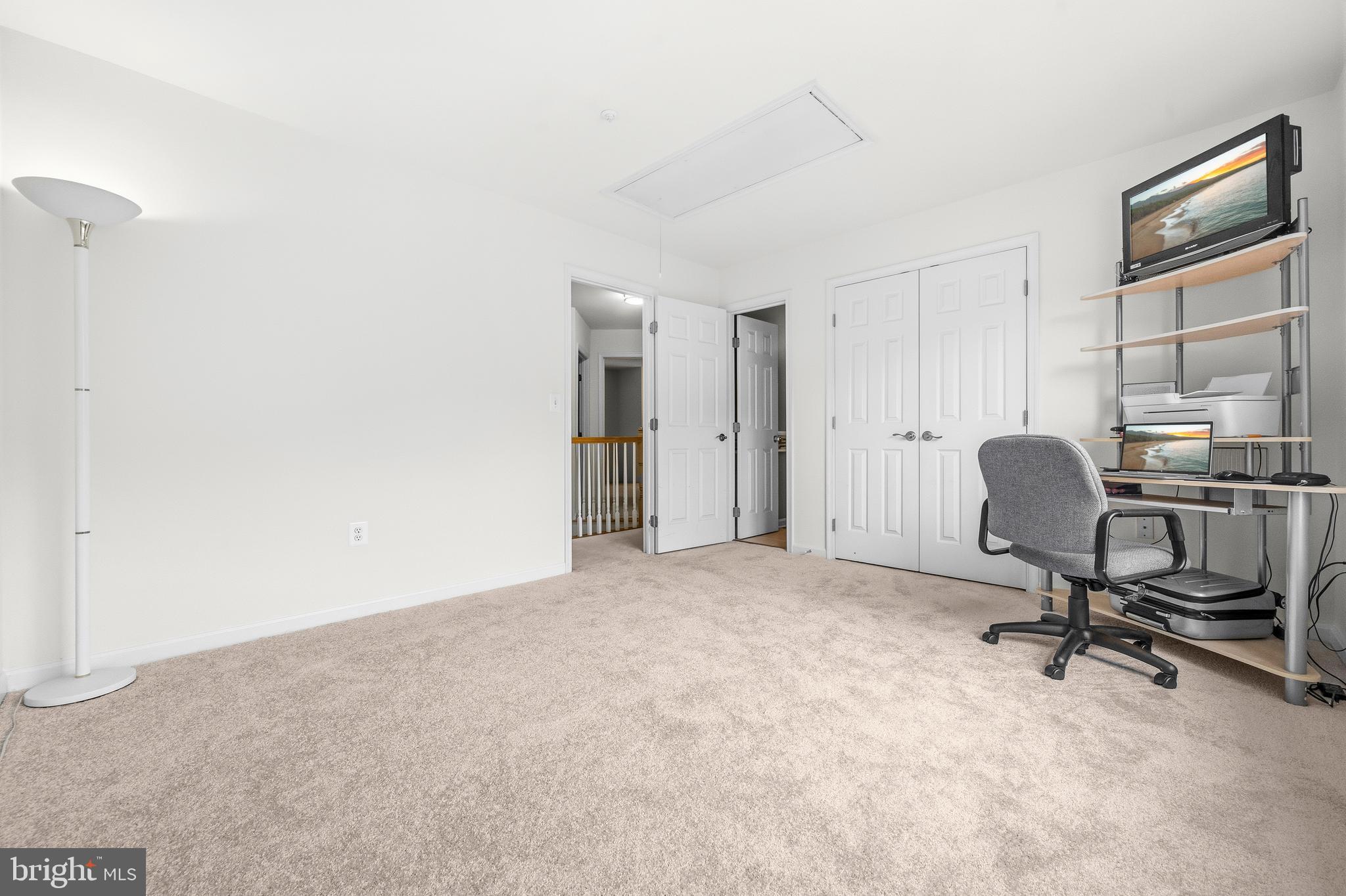 FARMINGTON WOODS - Residential