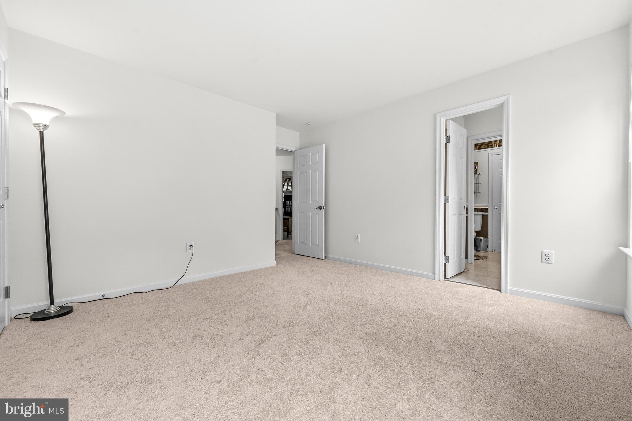 FARMINGTON WOODS - Residential