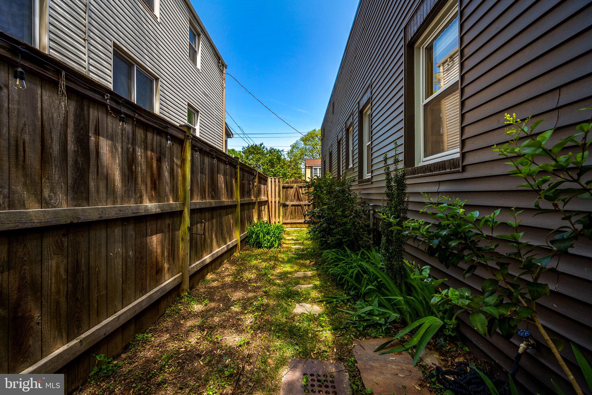 DEL RAY - Residential