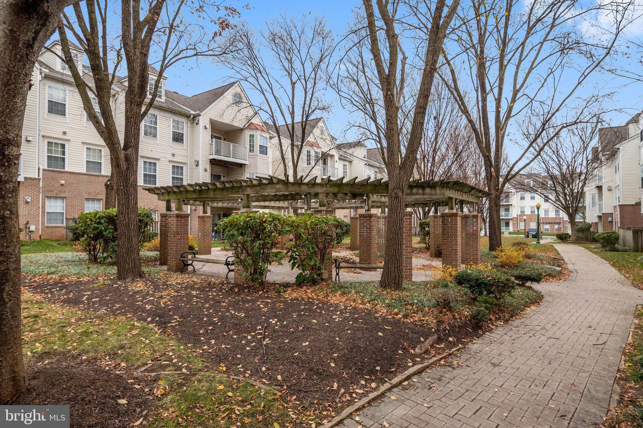 LARGO TOWN CENTER CONDOMINIUMS - Residential