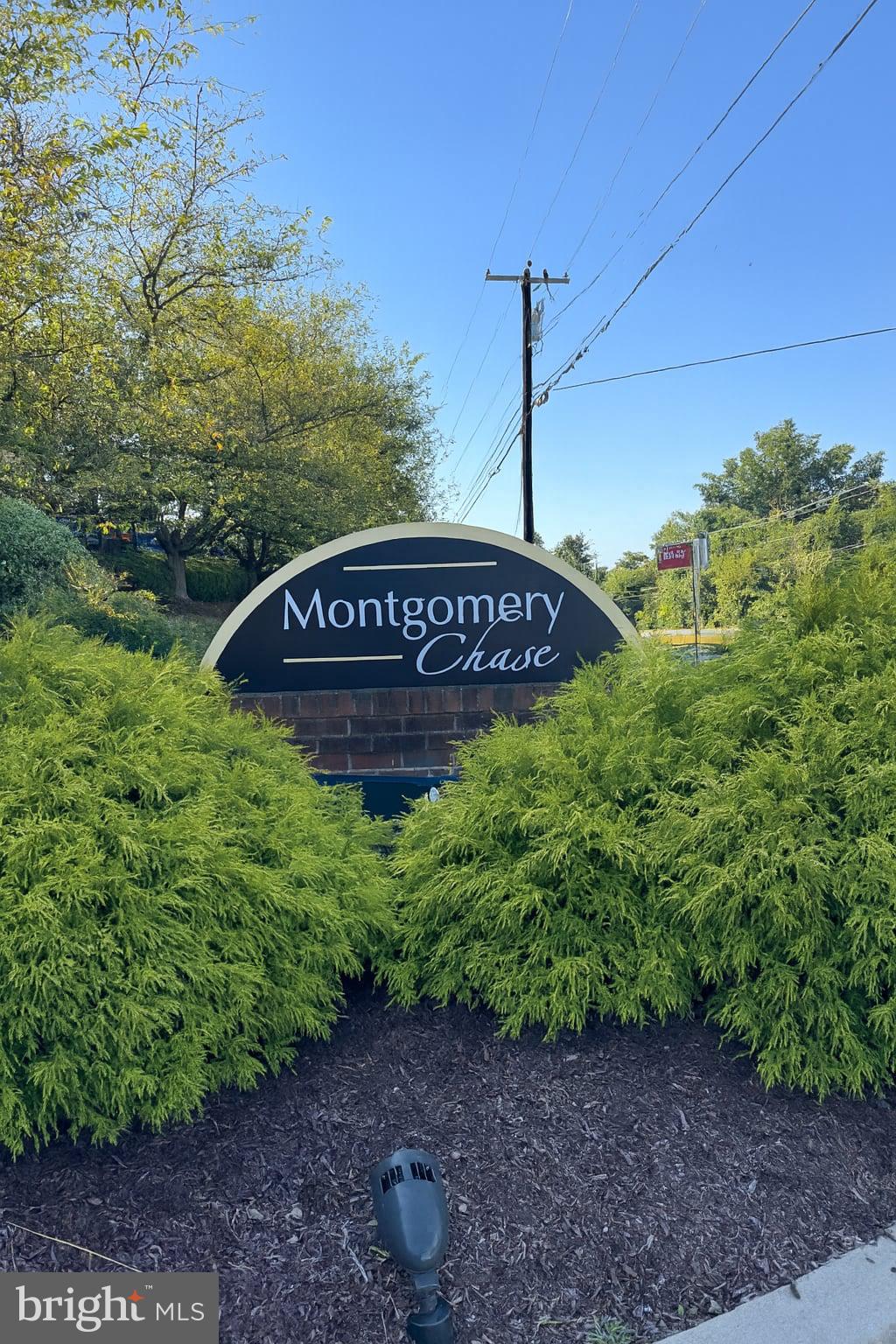 MONTGOMERY CHASE - Residential