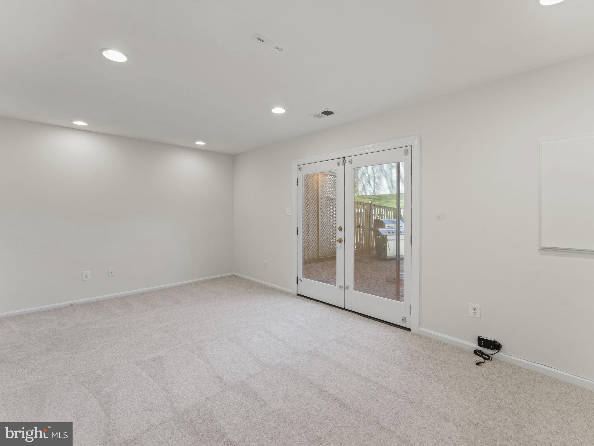 DUNN LORING VILLAGE - Residential