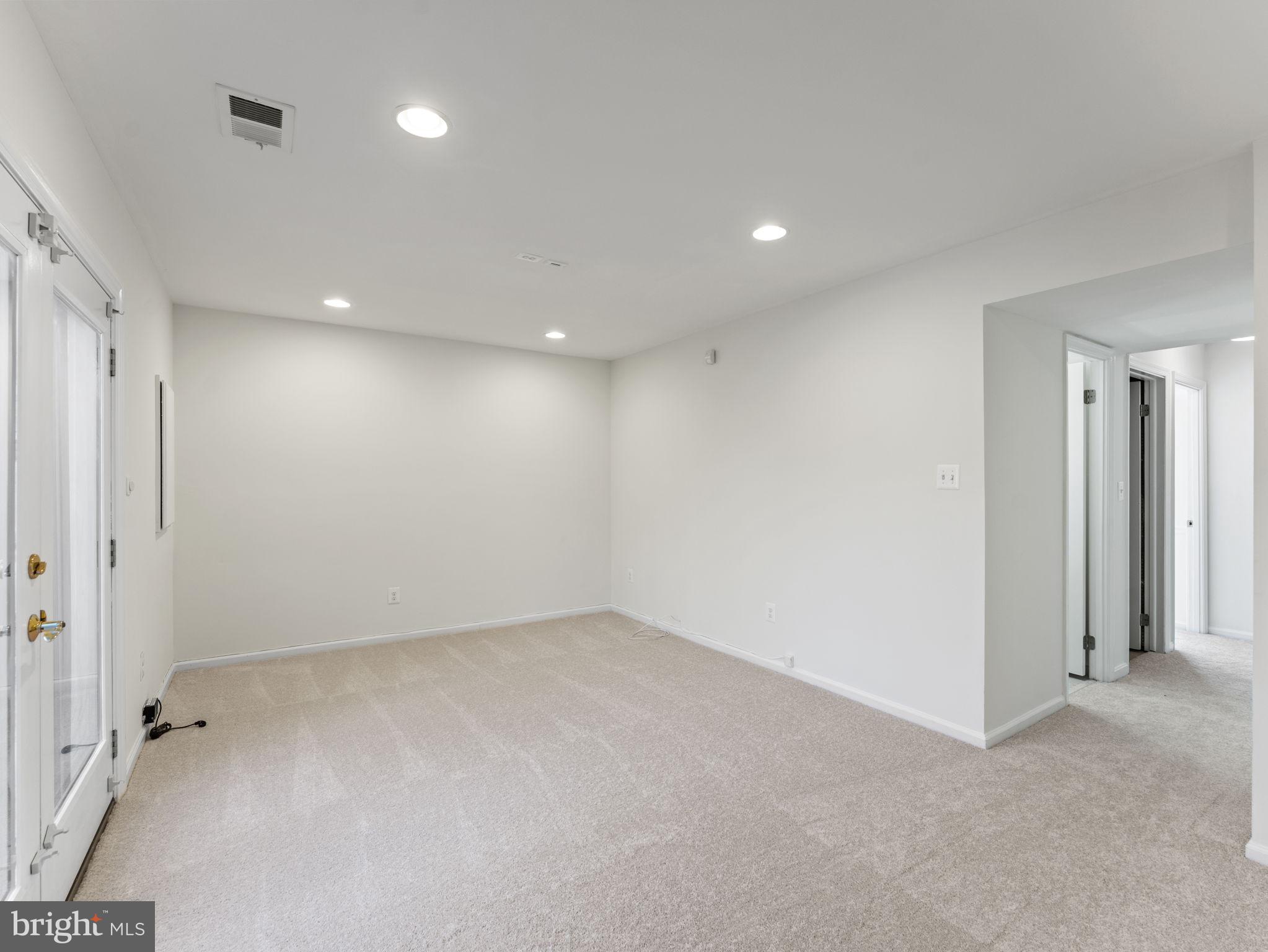 DUNN LORING VILLAGE - Residential