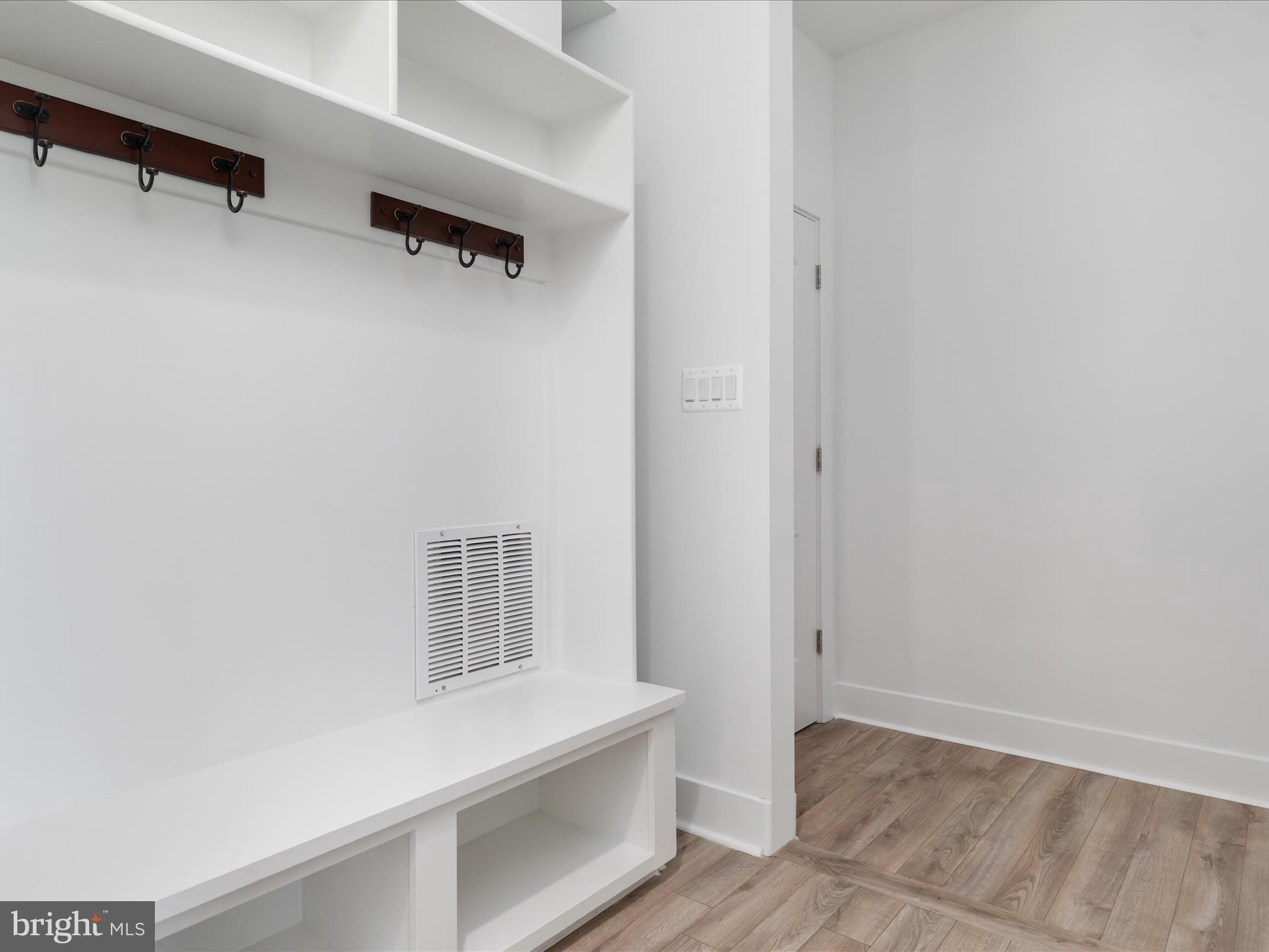 FAIRFAX ACRES - Residential