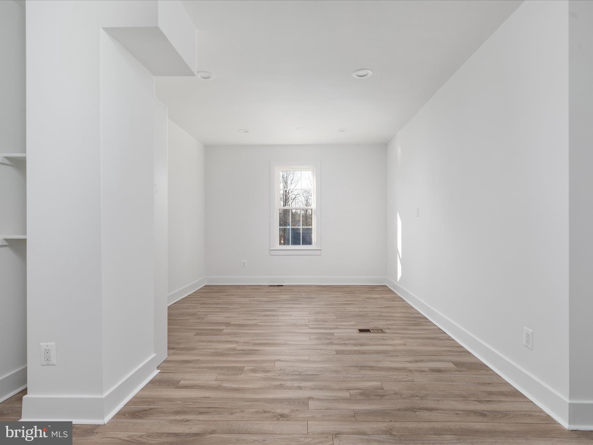 FAIRFAX ACRES - Residential