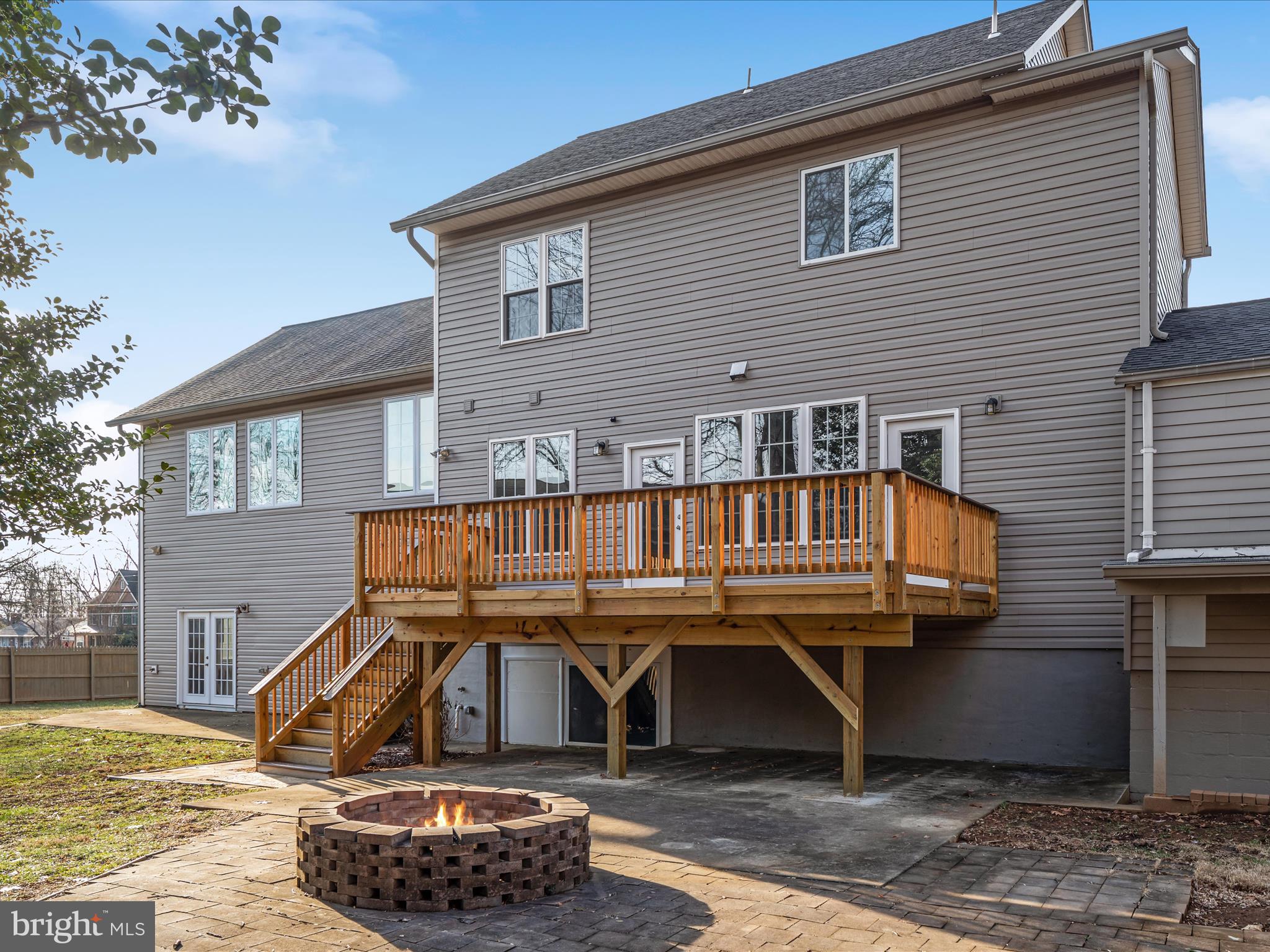 FAIRFAX ACRES - Residential