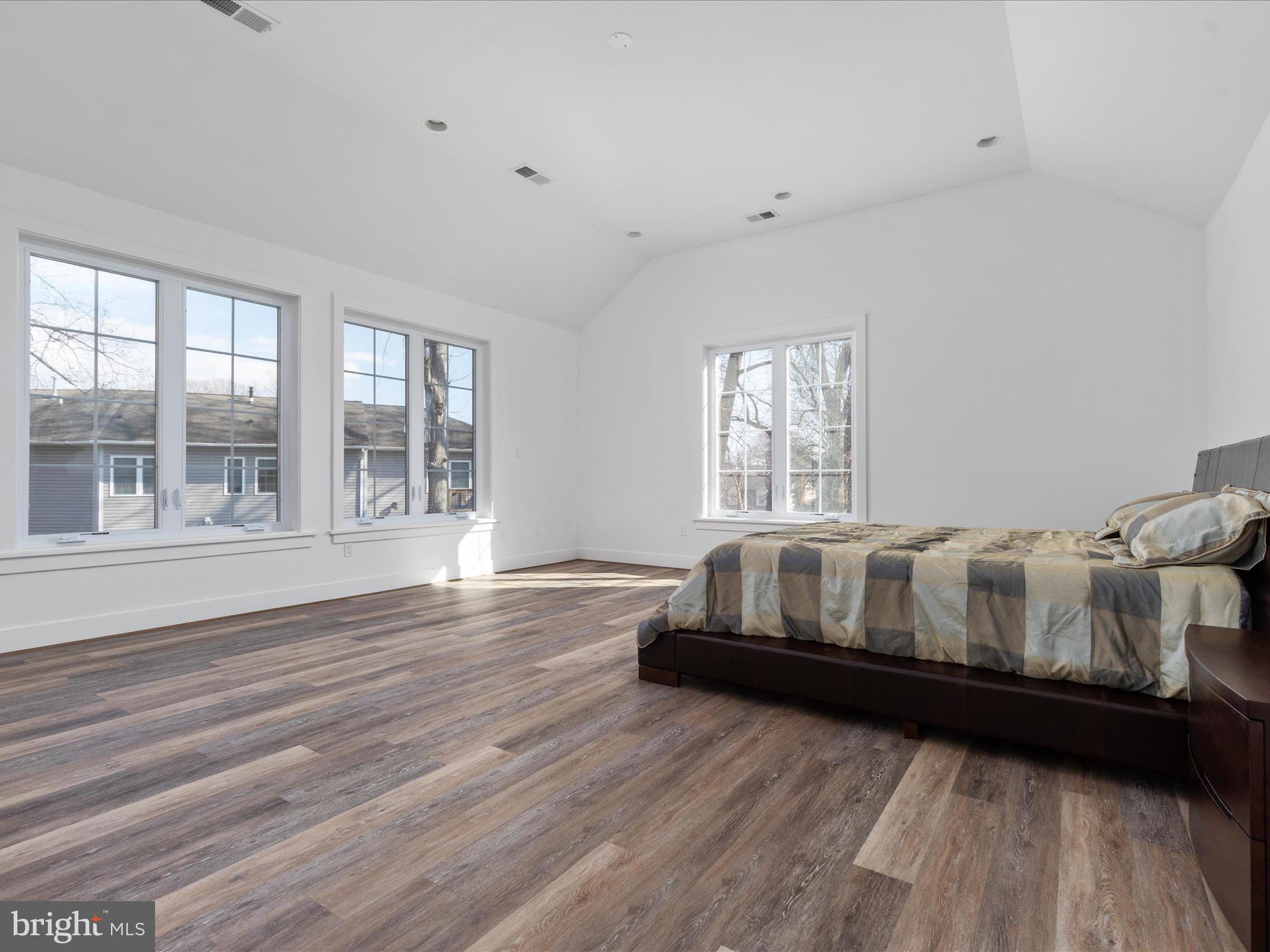 FAIRFAX ACRES - Residential