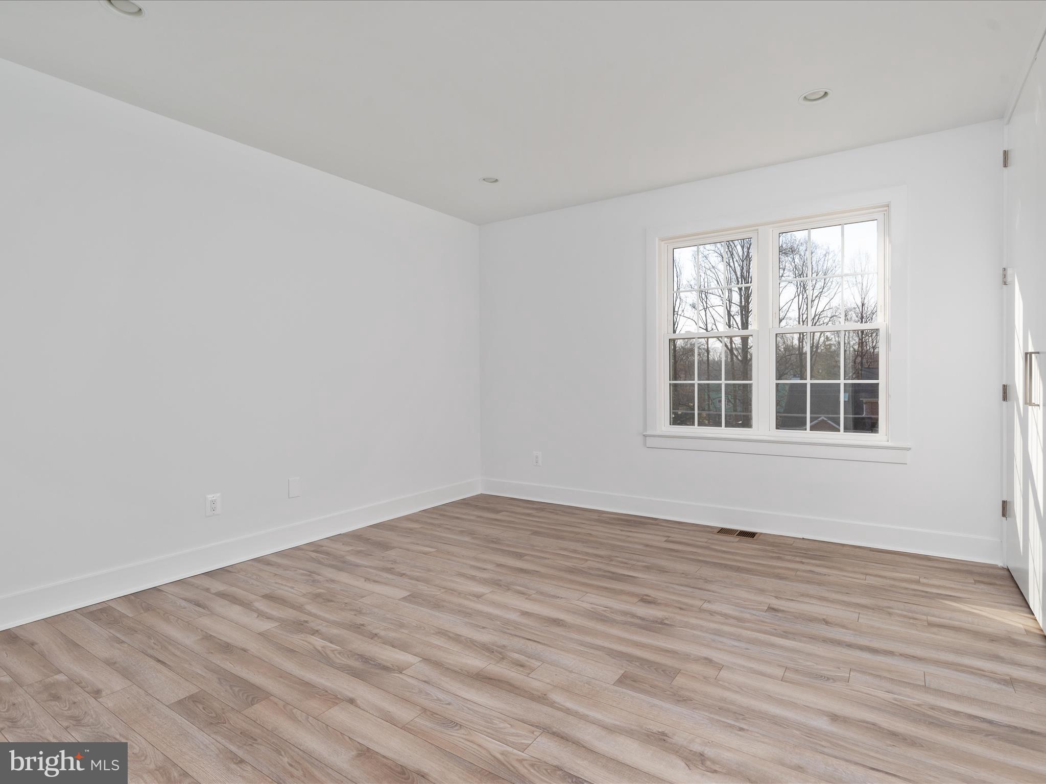 FAIRFAX ACRES - Residential