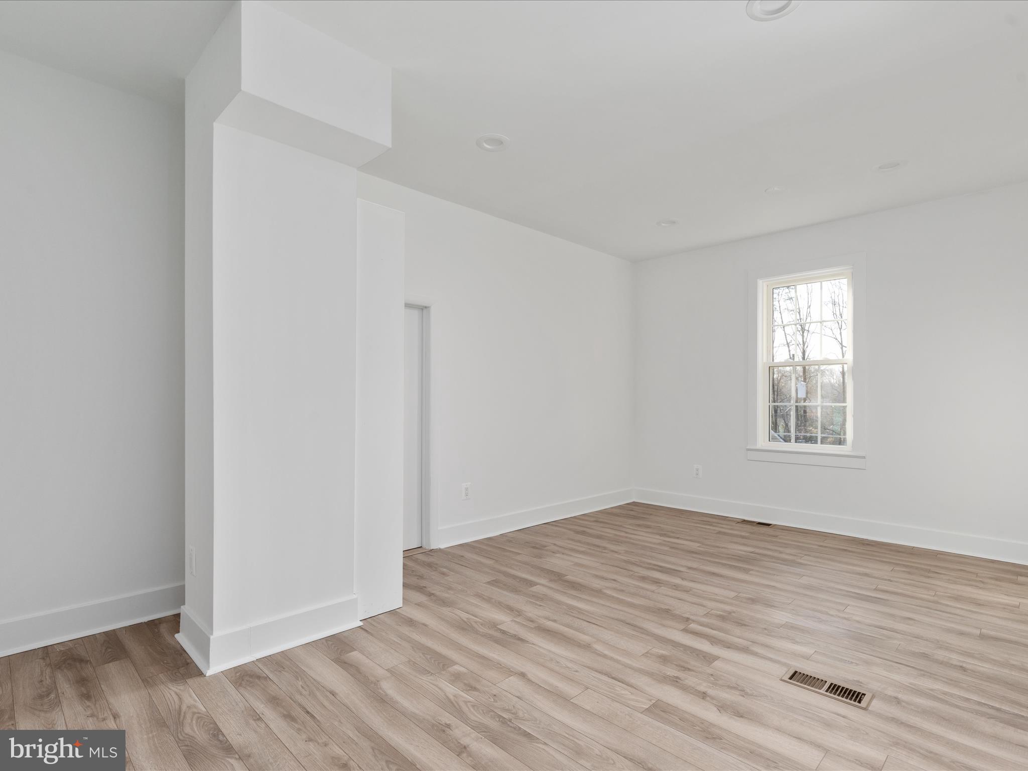 FAIRFAX ACRES - Residential
