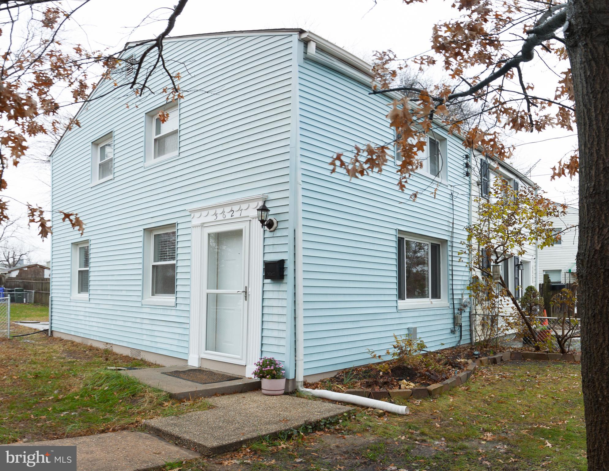 RENOVATED ARLINGTON DUPLEX CONVENIENTLY LOCATED TO PENTAGON METRO BUS AND BALLSTON AND SCIENCE AND TECHNOLOGY OFFICES. UPDATE FEATURES INCLUDE A NEW WASHER AND DRYER, NEW STOVE, NEW VANITY, AND NEW FLOOR IN THE UPPER-LEVEL BATHROOM. GREAT FENCED YARD WITH DRIVEWAY FOR TWO CARS, GAS HEAT, GAS HOT WATER HEATER HOT WATER AND SO MUCH MORE... THE OWNER WILL CONSIDER A SMALL DOG ONLY. Call for the link to apply online. The income requirement is $75000. The owner has a few reasonable requirements for a new tenant: They are as follows: TENANTS TO PROVIDE AREA RUGS IN LIVING ROOM AND BEDROOMS. TENANTS ARE TO PROVIDE A COPY OF THE RENTER'S INSURANCE PRIOR TO OCCUPANCY.NO CAR MAINTENANCE IN THE DRIVEWAY. Thank you.The new tenant must provide 45 days of notice to vacate the premises or provide the landlord written notice of 30 days to continue renting month-to-month. The tenant is responsible for a tune-up of the lawnmower and must provide their own gasoline for the lawnmower. Tenant must ensure lawnmower is covered in rain and snow weather to prolong the life of the mower. TOOLSHED IS OUTSIDE FOR NEW OCCUPANTS' USE. Direct deposit will be used instead of mailing a check to the landlord for rent. Any questions please do not hesitate to call. ADVISE THE LISTING AGENT BEFORE APPLYING ONLINE. Looking for an 18-month leaseEmail 2 most recent paystubs and 2023 W-2 separately to listing agent for proof of income. No co-signers. Minimum income is $75000 with good credit.