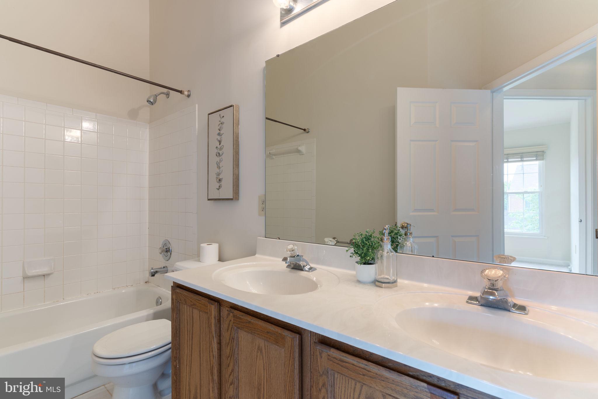 SUMMIT CREEK - Residential