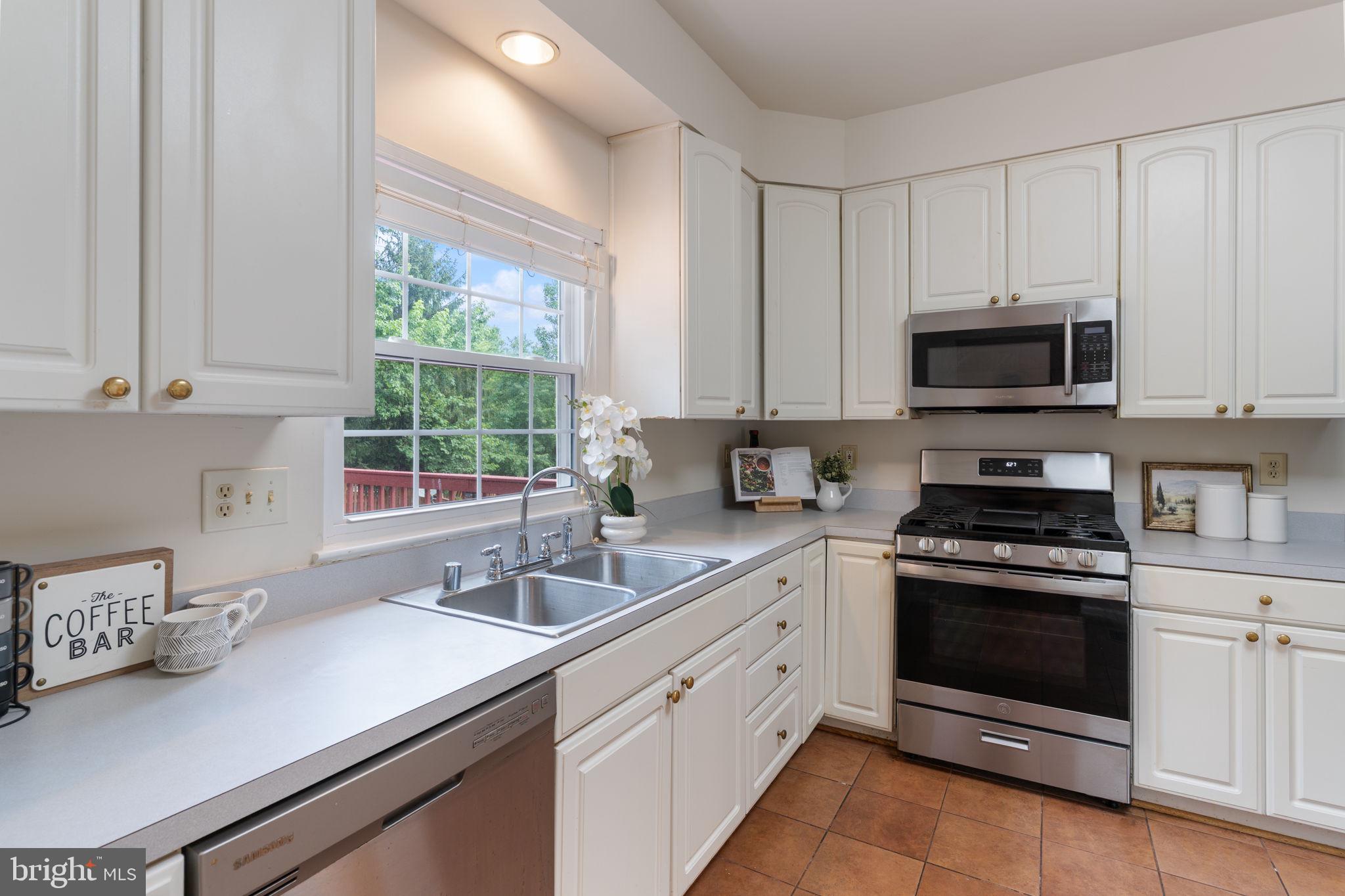 SUMMIT CREEK - Residential