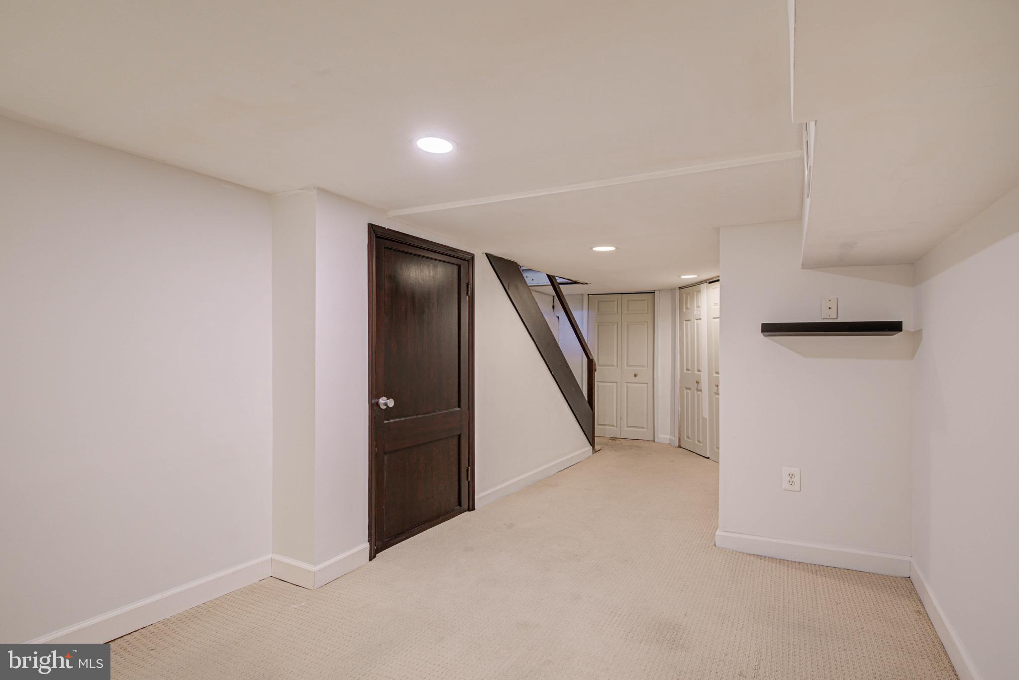 FAIRMOUNT - Residential Lease