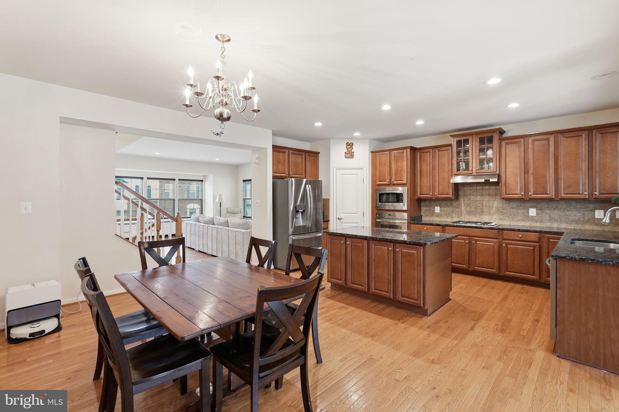 AUTUMN OAKS - Residential
