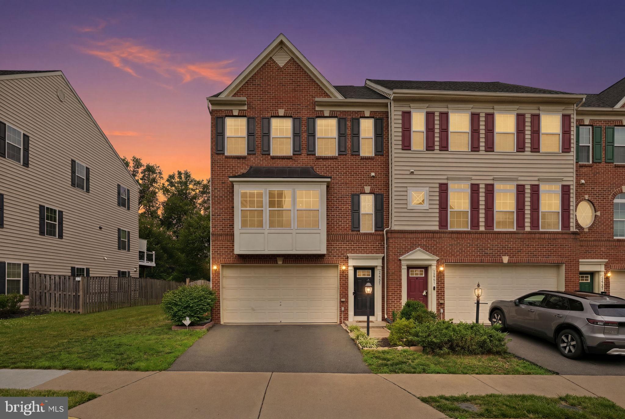 AUTUMN OAKS - Residential