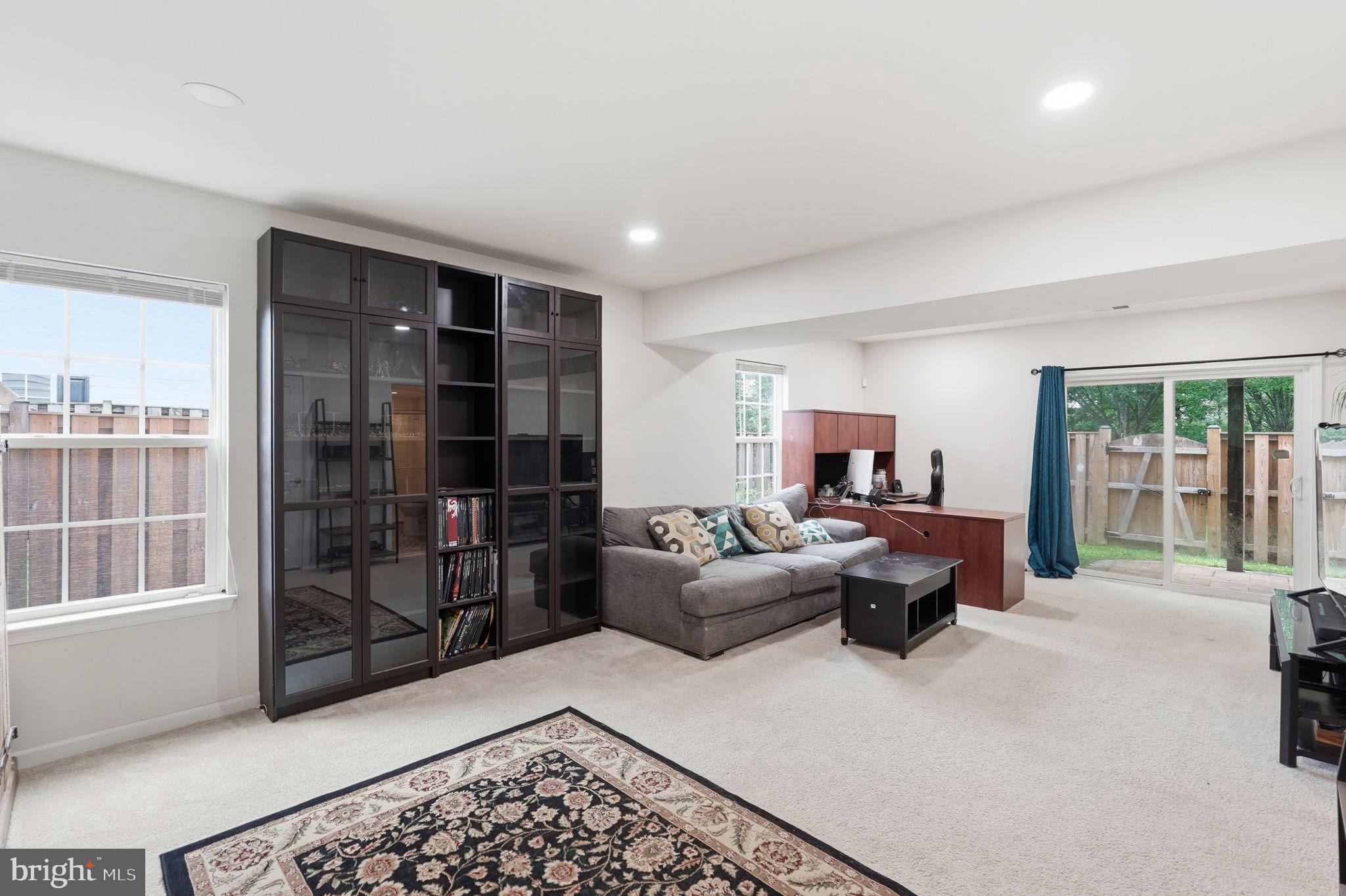AUTUMN OAKS - Residential