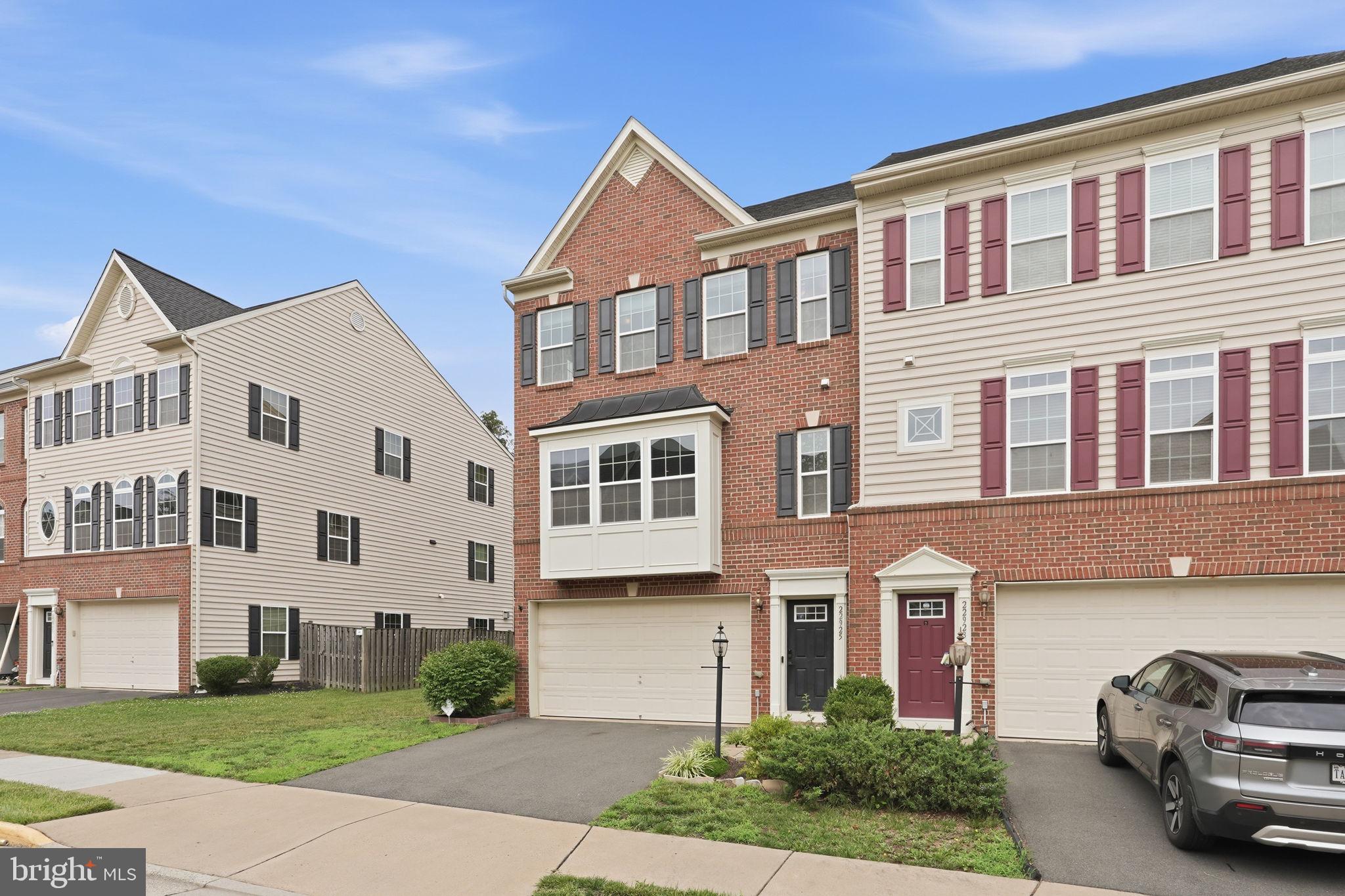 AUTUMN OAKS - Residential