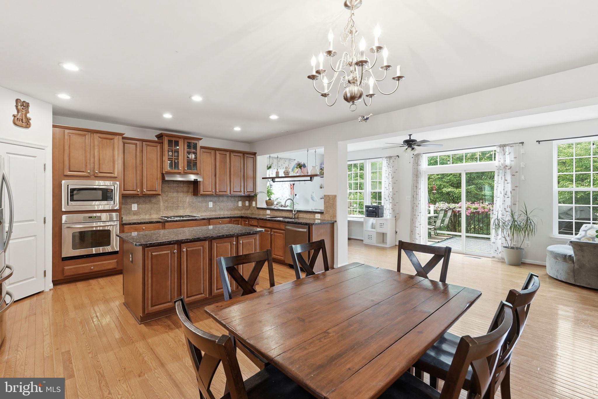AUTUMN OAKS - Residential