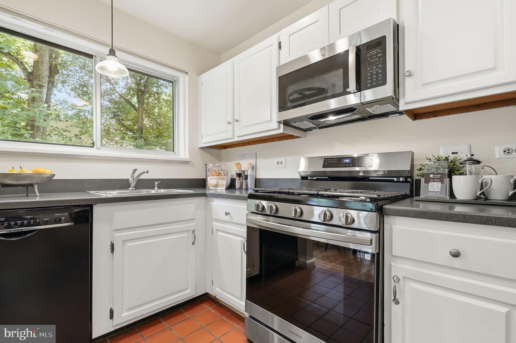 PARKSIDE CONDOMINIUMS - Residential