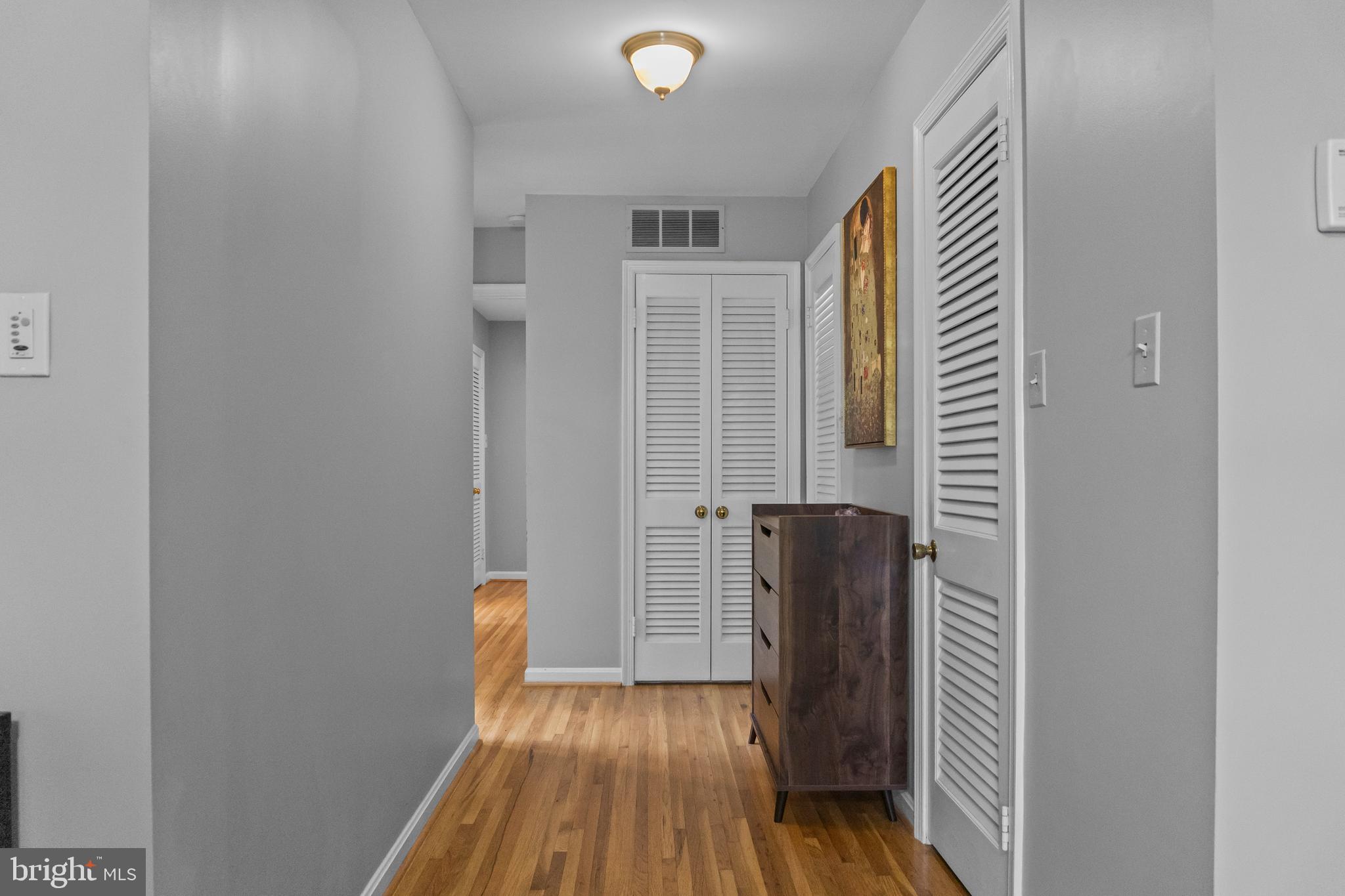 ANCIENT OAK - Residential