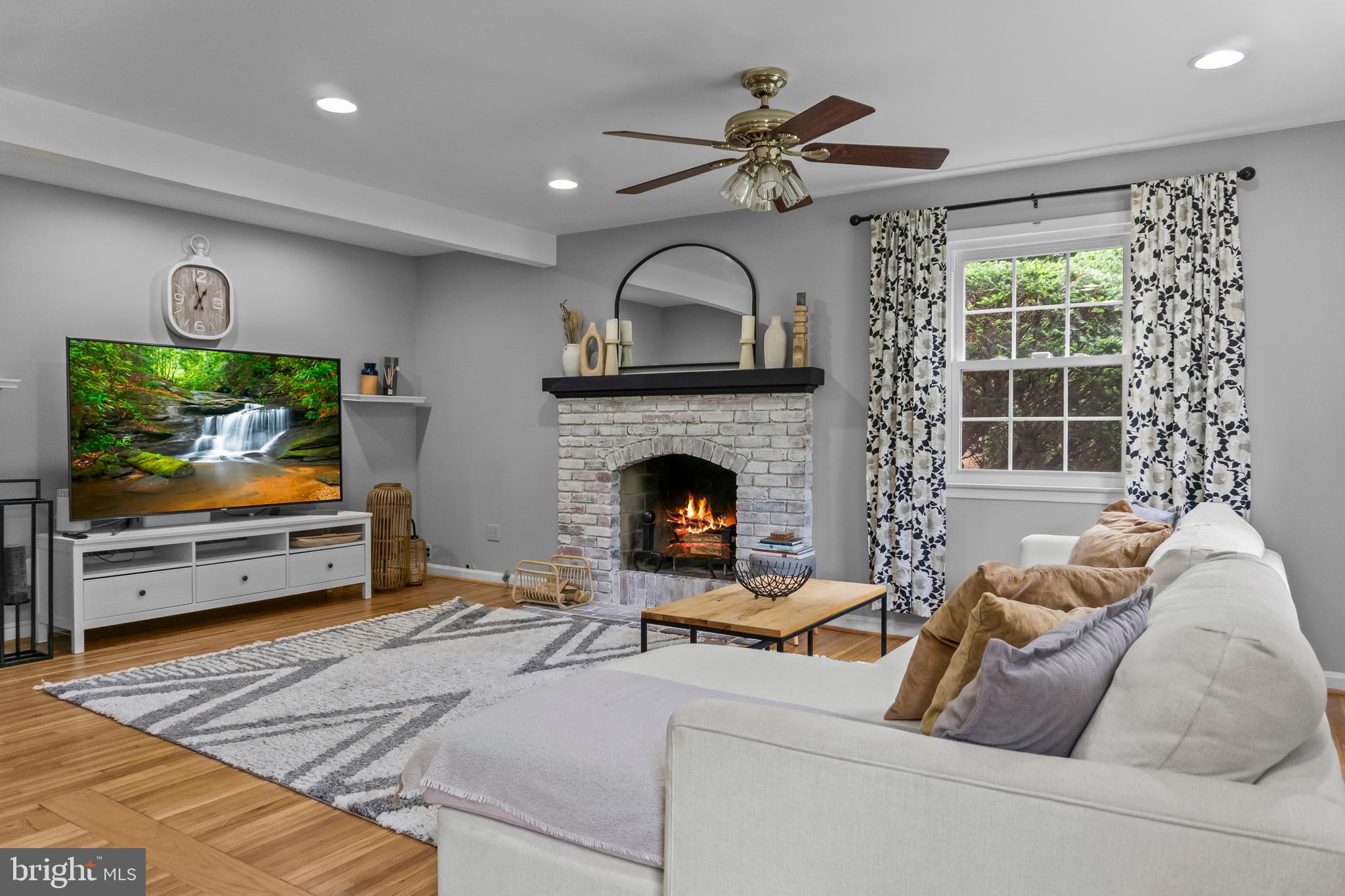 ANCIENT OAK - Residential