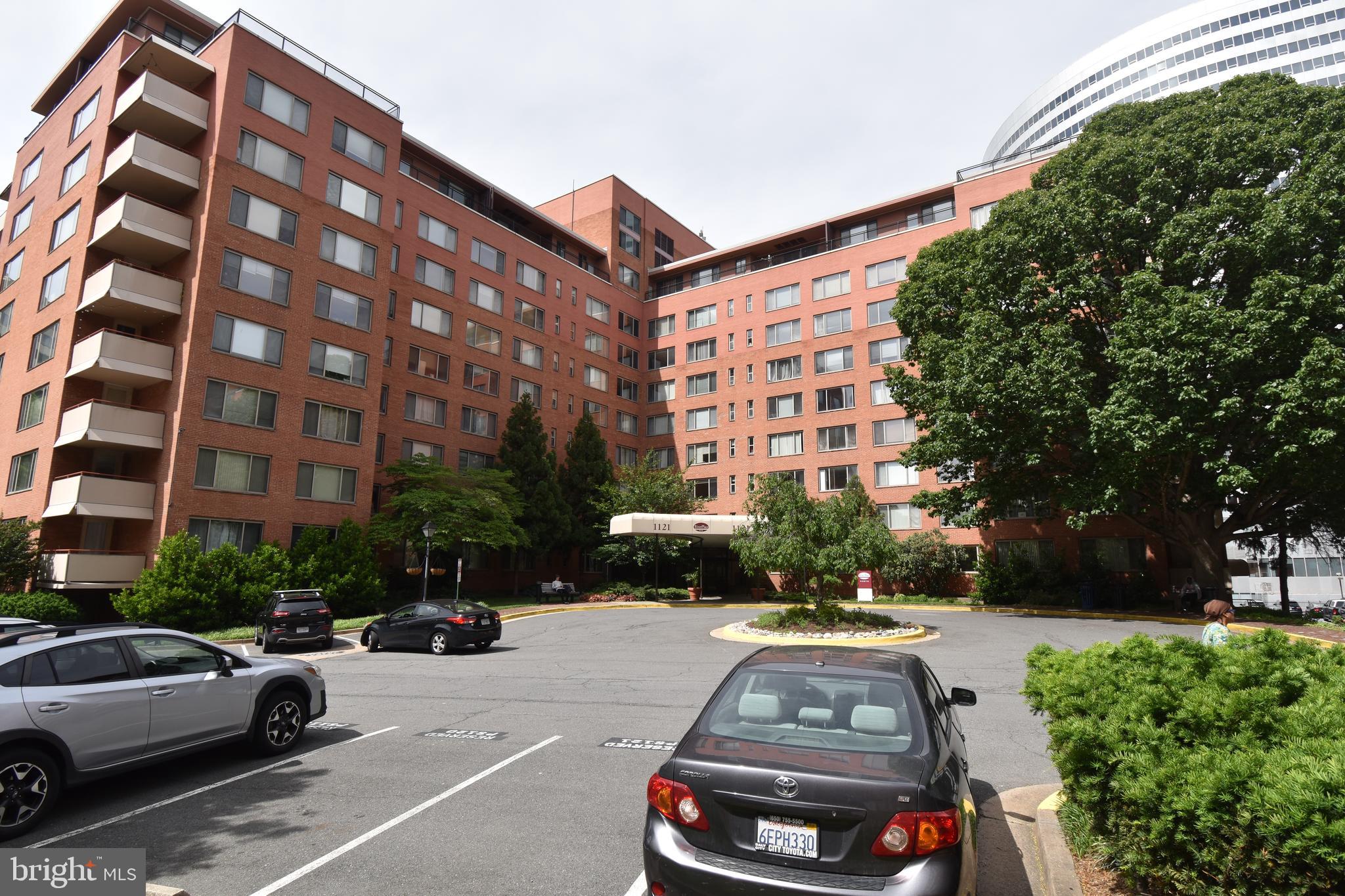 RIVER PLACE - Residential Lease