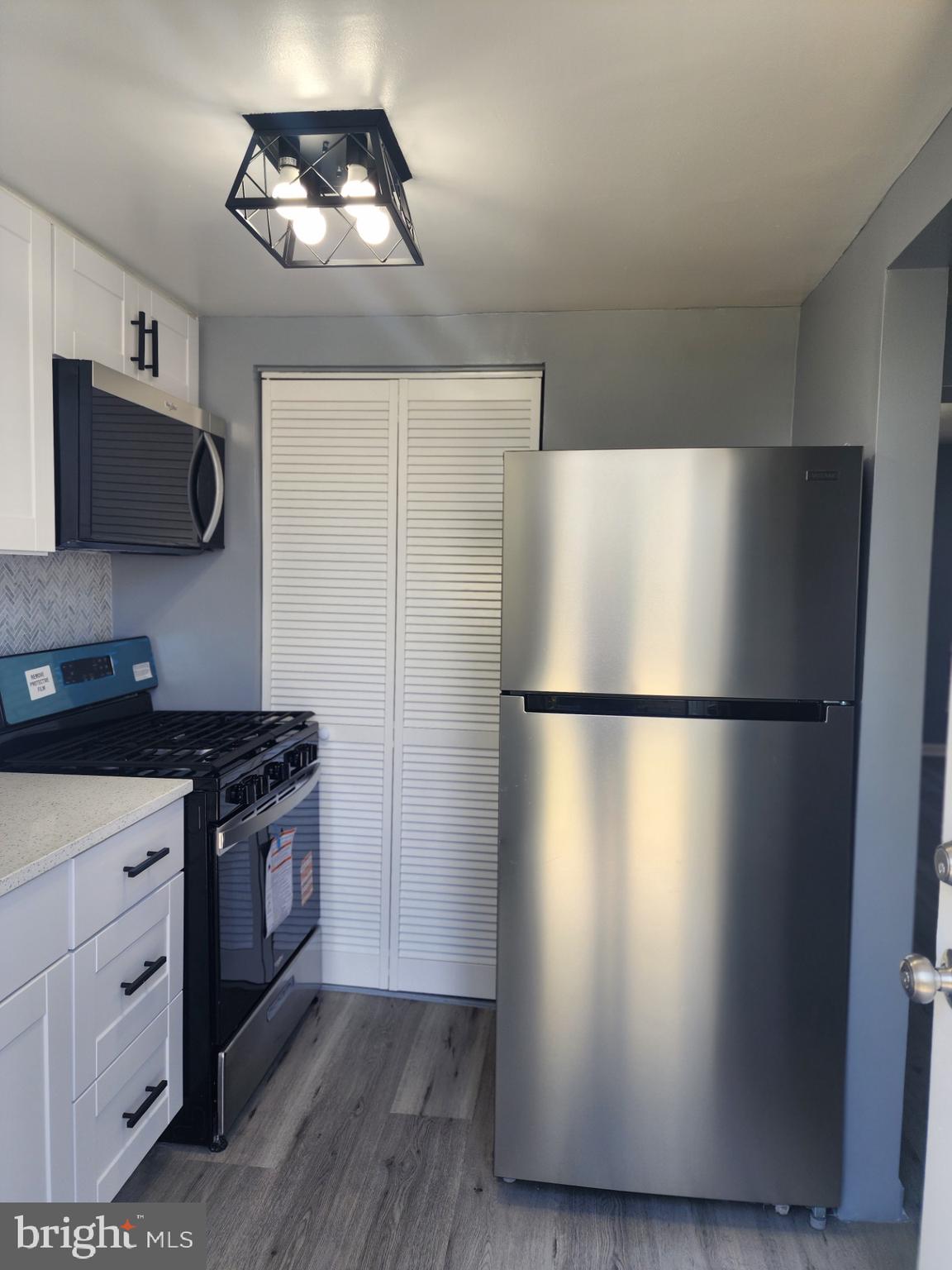 IVERSON MEWS CONDOMINIUM - Residential