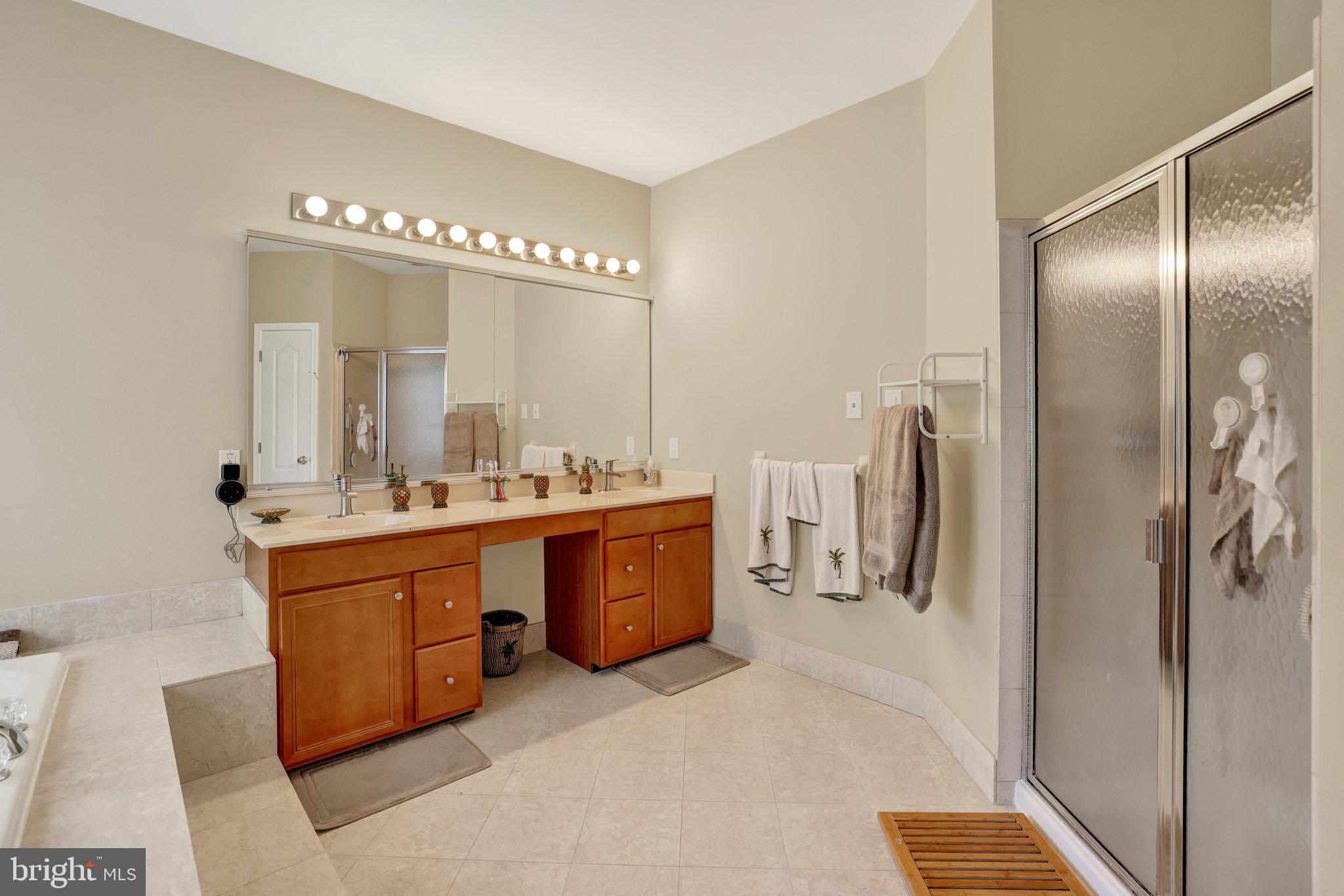BUCKS CTY COUNTRYC - Residential