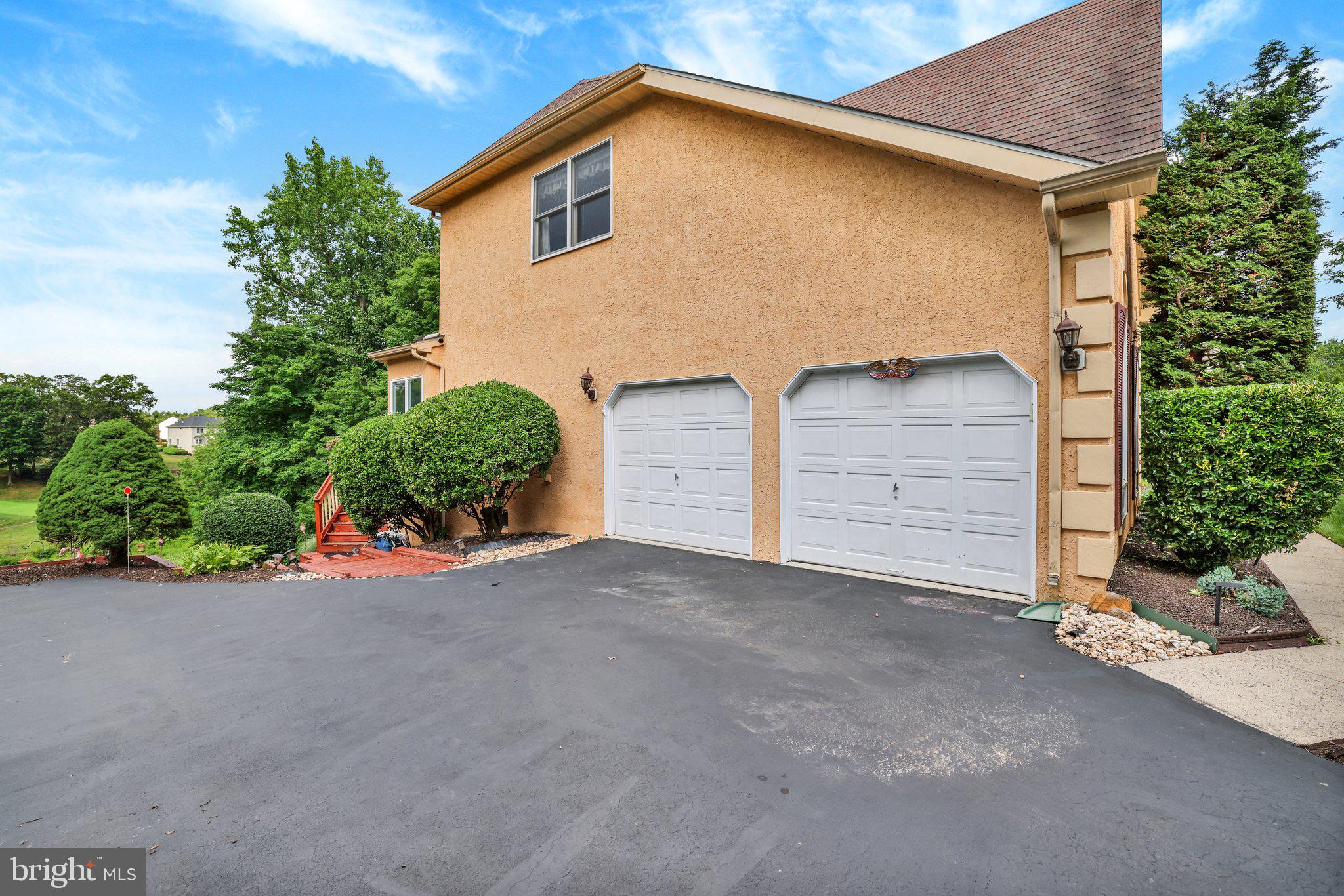BUCKS CTY COUNTRYC - Residential